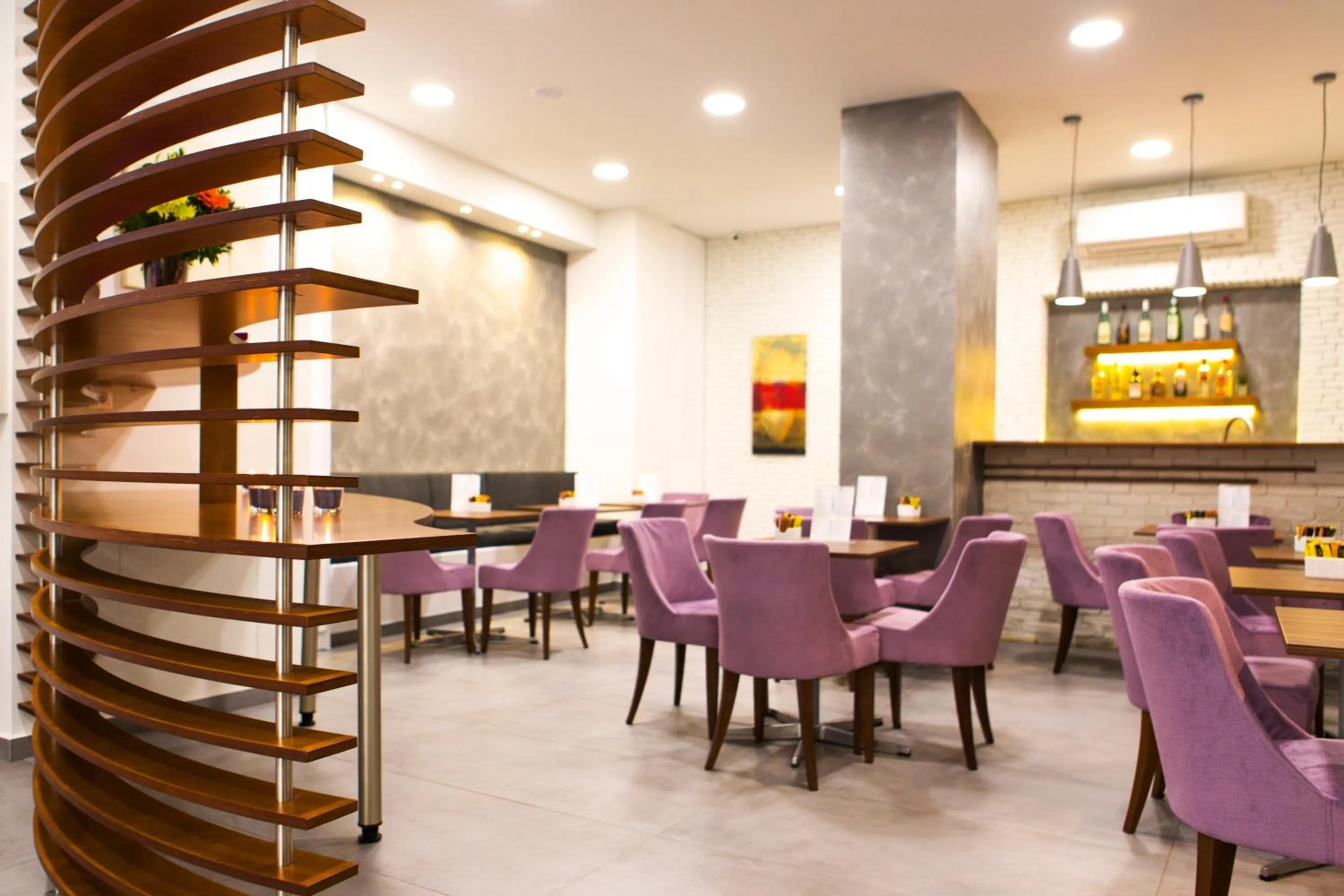 Restaurant/places to eat in Pan Hotel