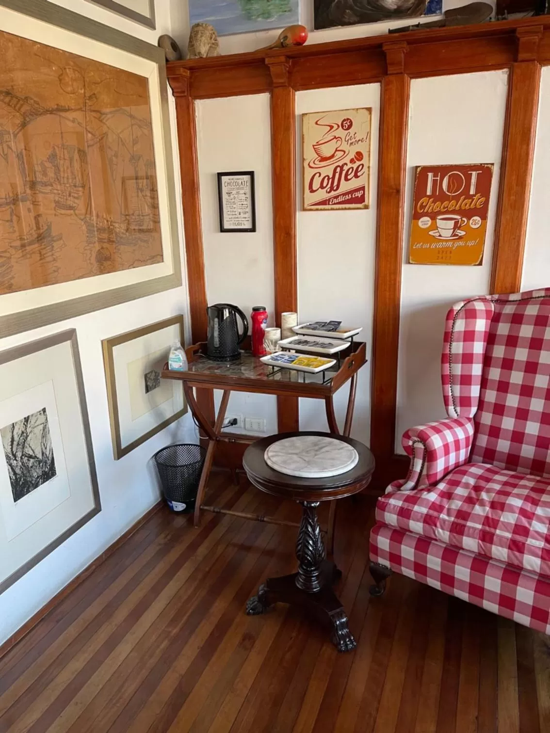 Coffee/tea facilities in Chocolate Manor House Hotel Boutique