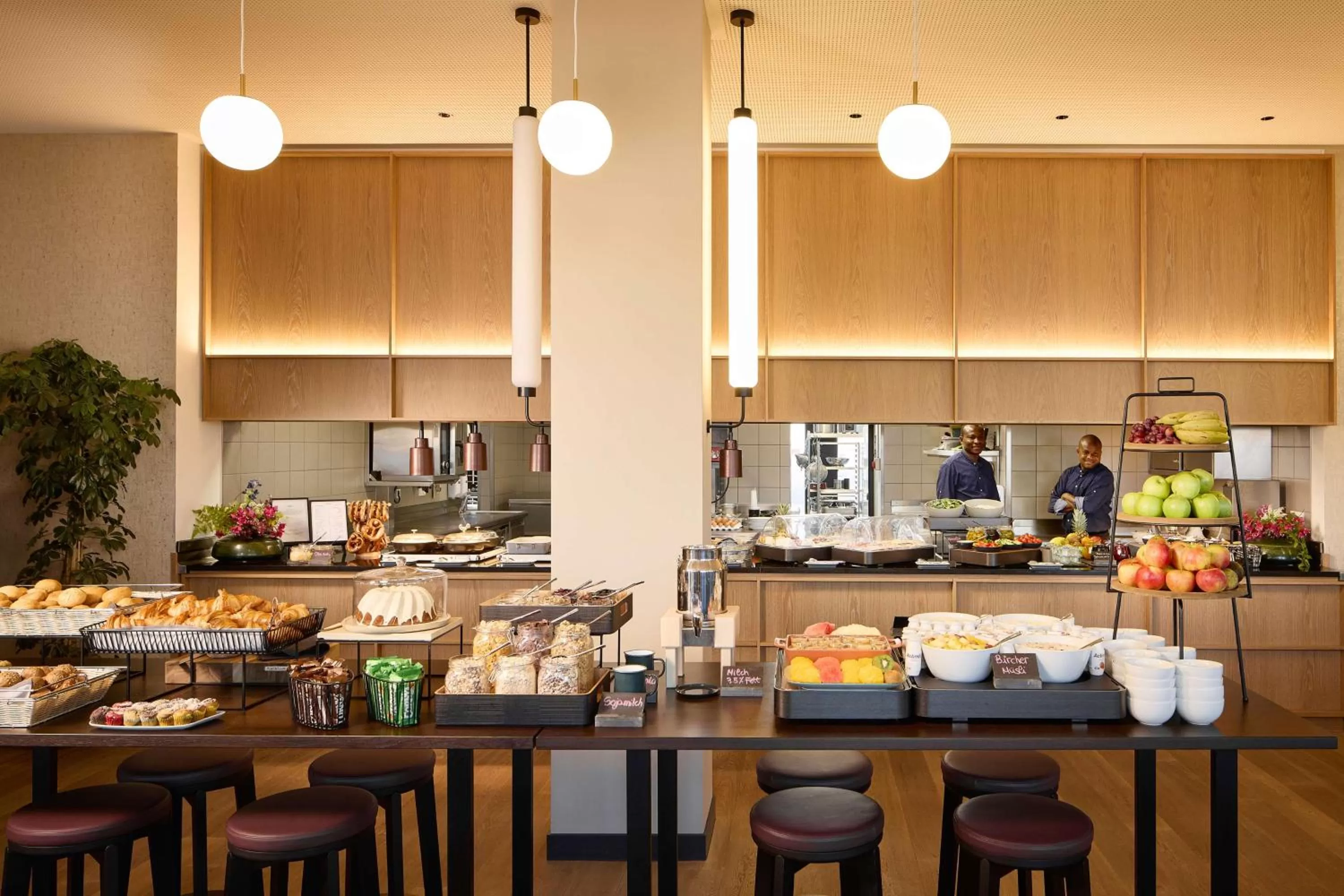 Restaurant/places to eat in Adina Apartment Hotel Munich