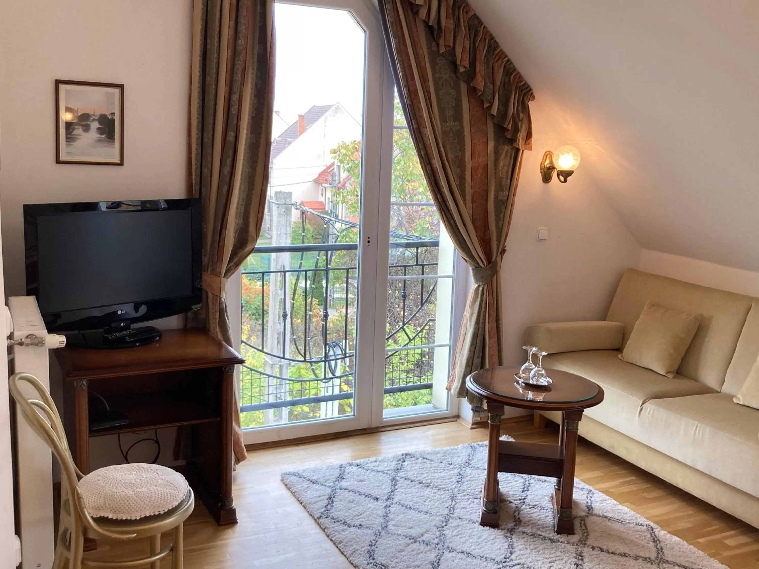 TV and multimedia, Seating Area in Villa Panoráma