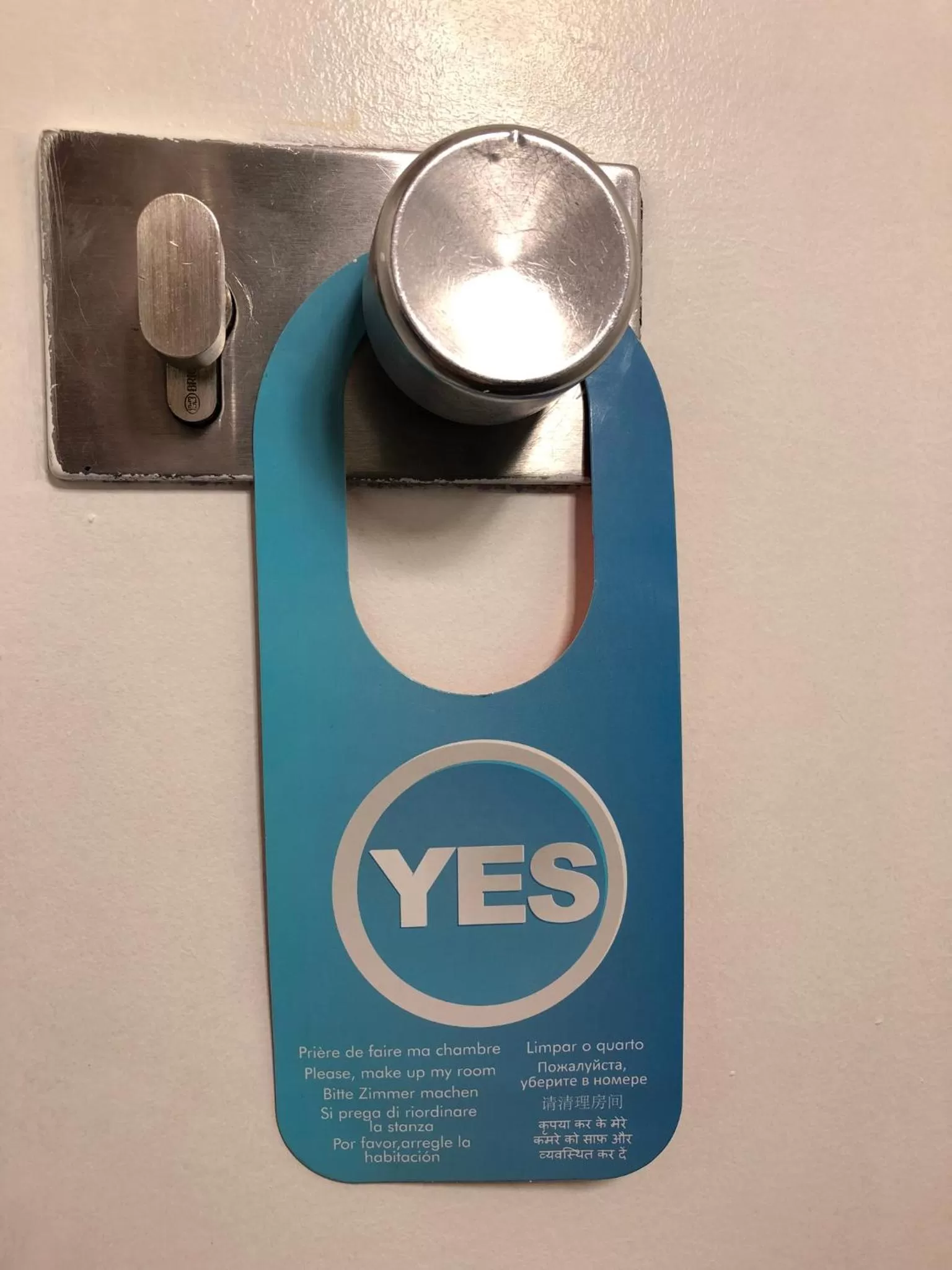 Text overlay in HALT HOTEL - Choisissez l'Hôtellerie Indépendante