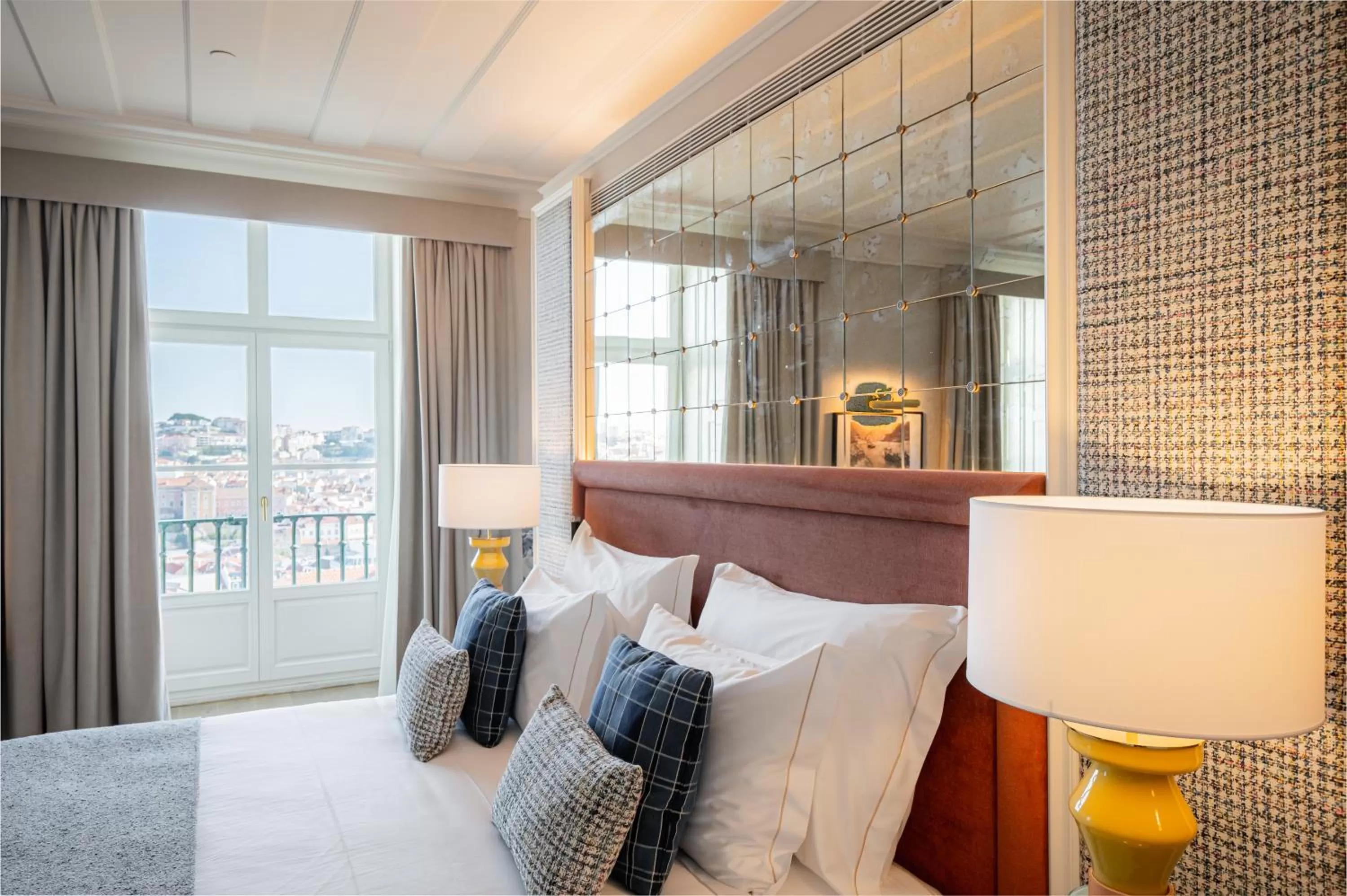 View (from property/room), Bed in Palácio Ludovice Wine Experience Hotel