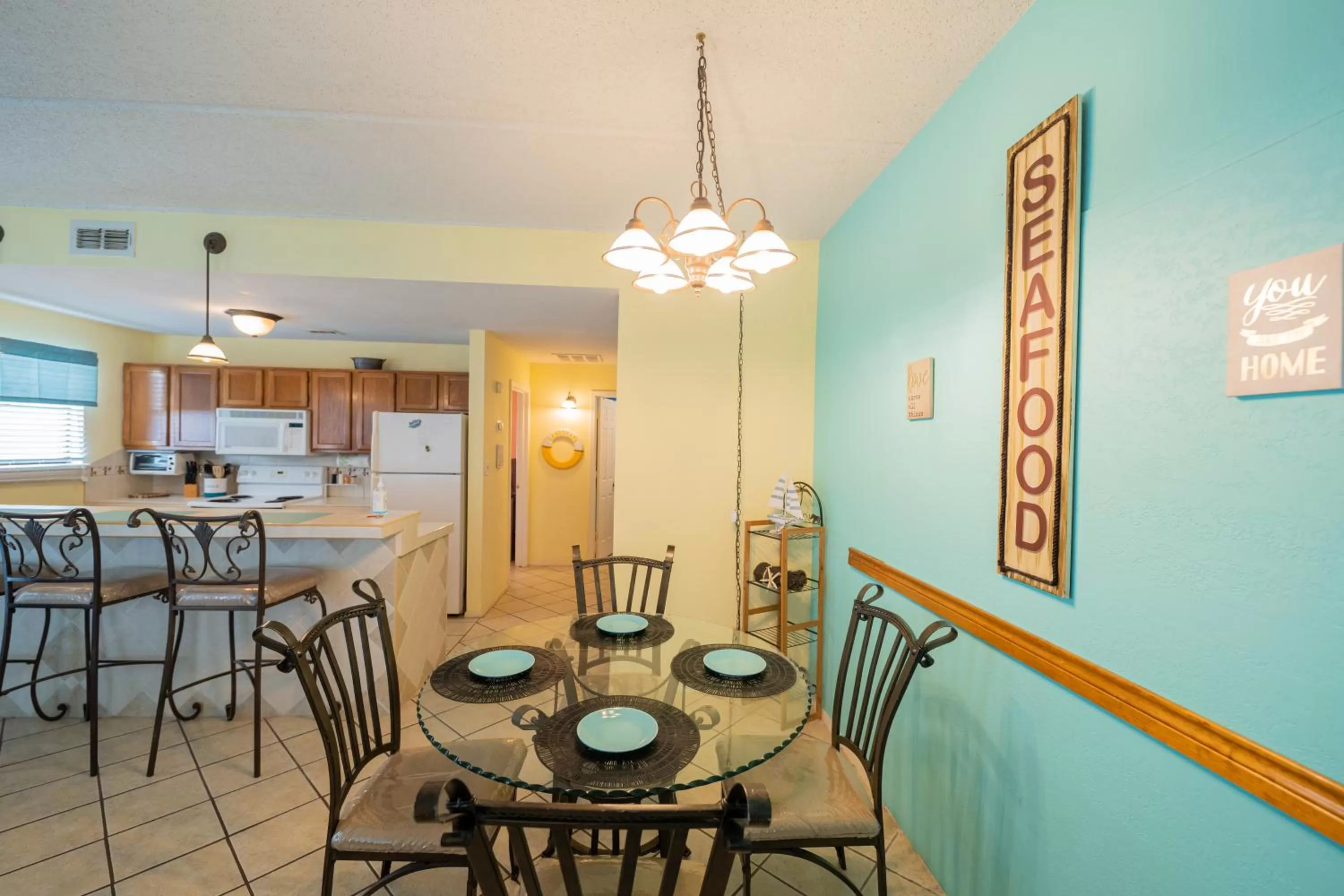 Winter rates SPI family condo - walking distance to the beach, Sleeps 6, Third Floor, 2025 Traveler Award
