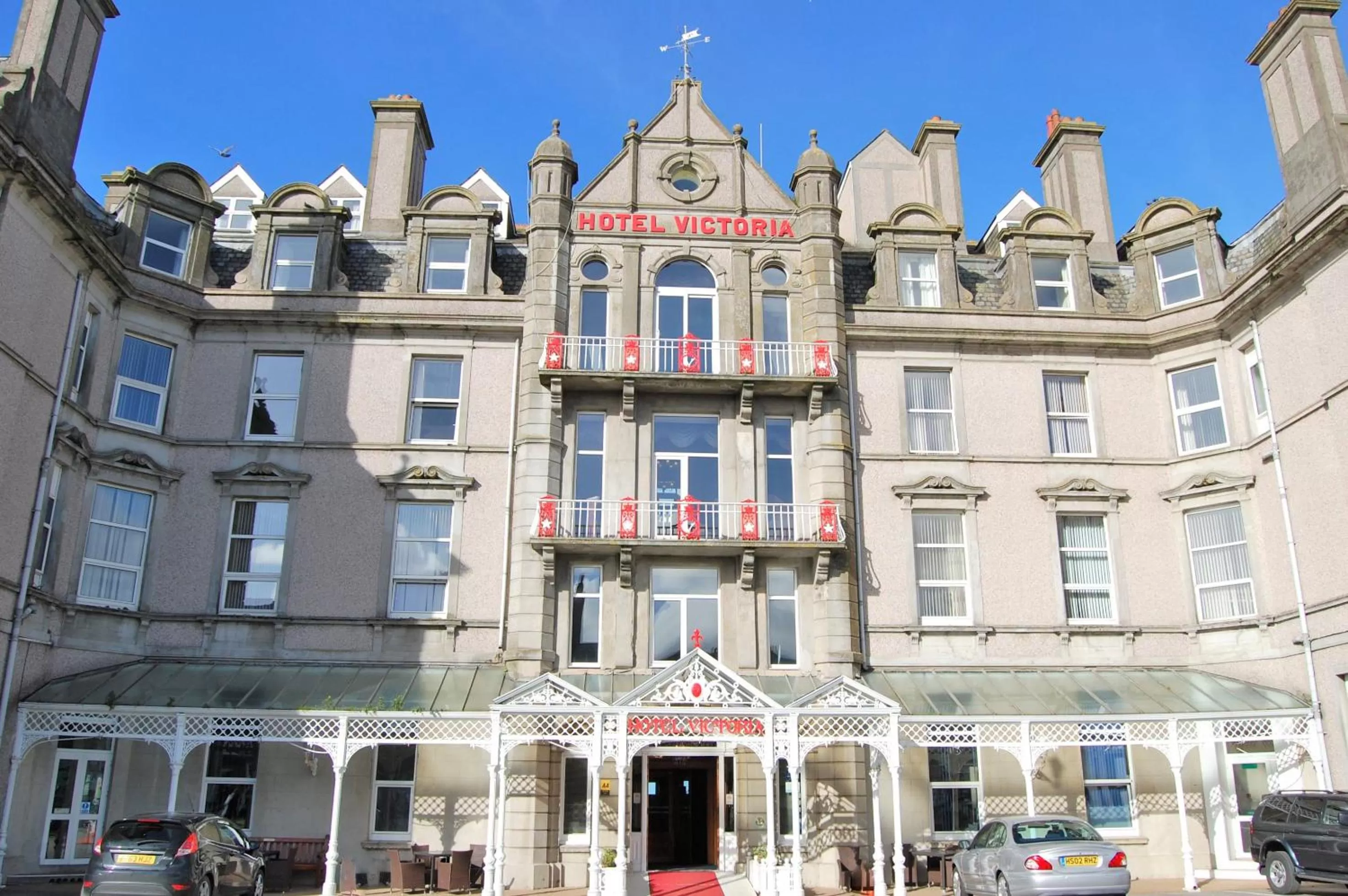 Property building in Hotel Victoria