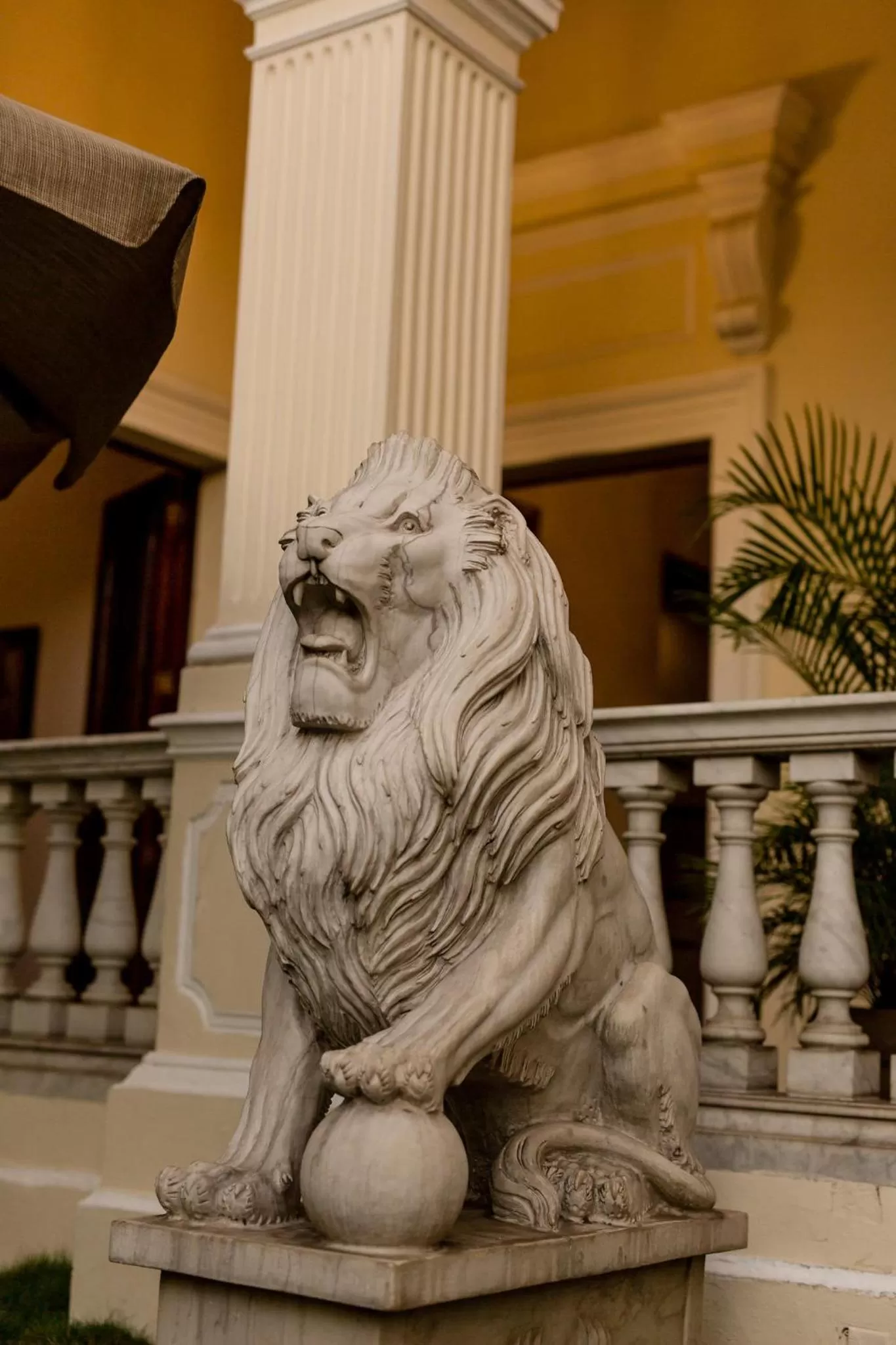 Swimming pool in Hotel la Perla Leon