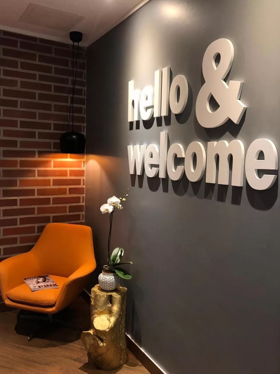 People in Hotel Reina Isabel