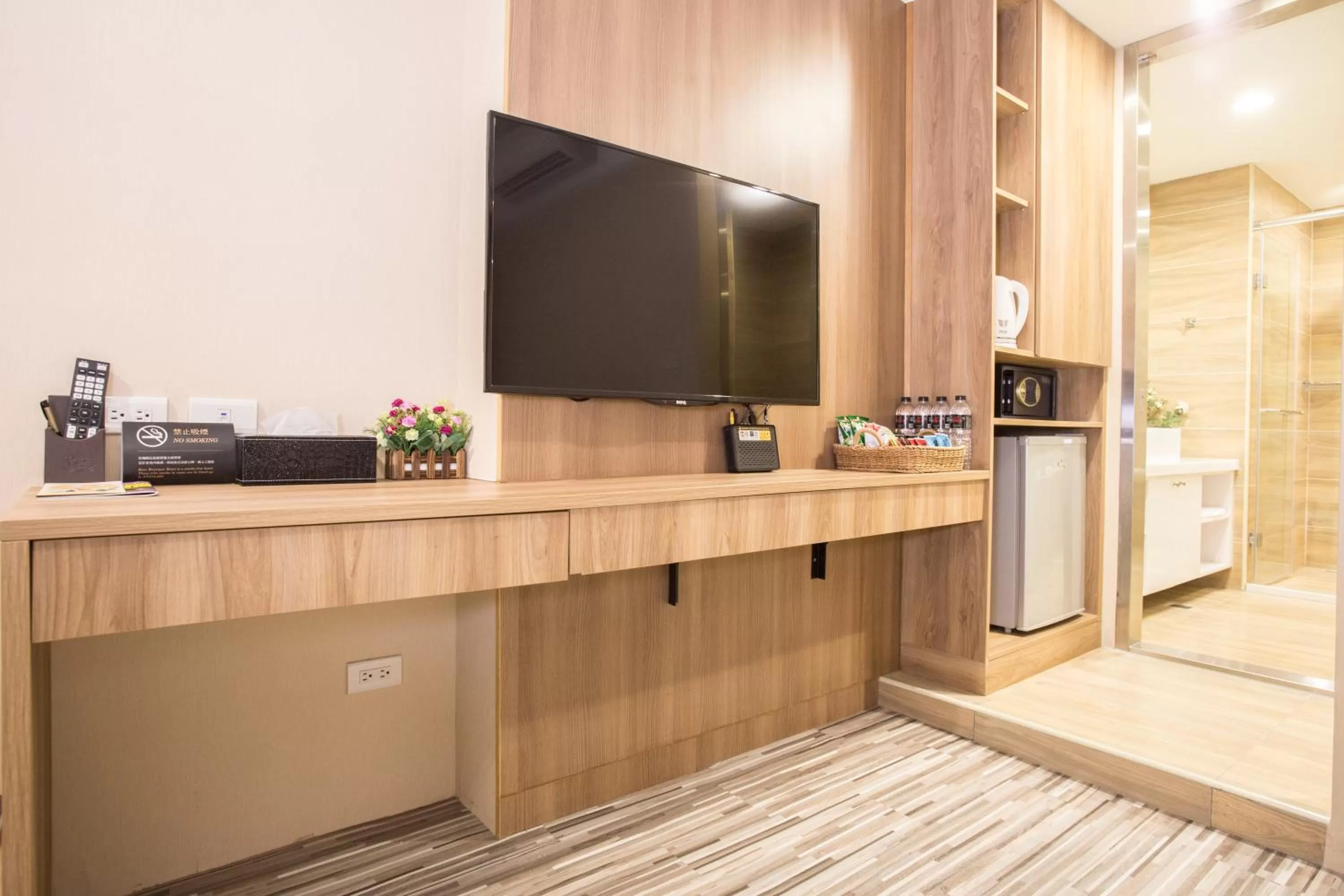 TV and multimedia in Royal Rose Hotel Taipei Station