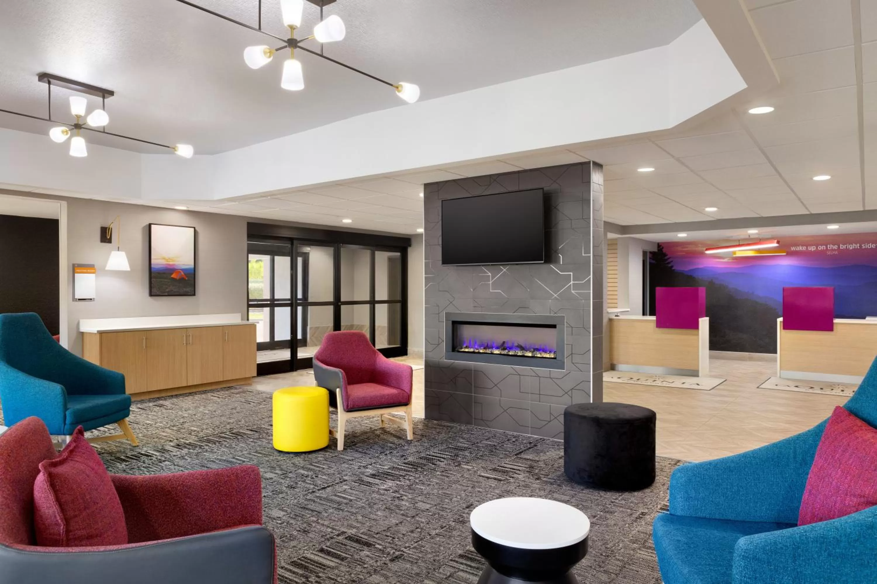 Communal lounge/ TV room in La Quinta Inn & Suites by Wyndham Selma/Smithfield I-95