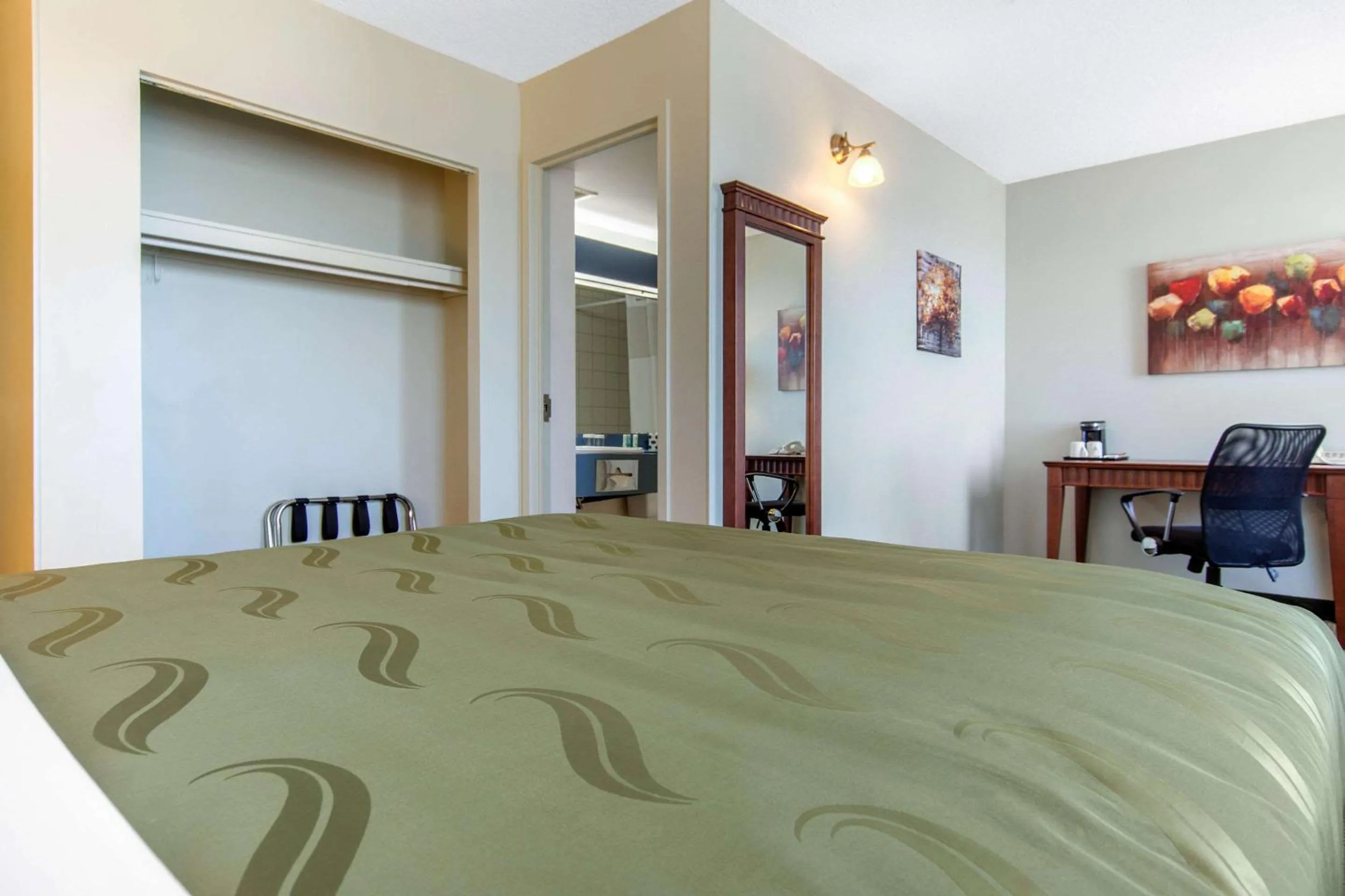 Photo of the whole room in Quality Hotel et Centre de Congres