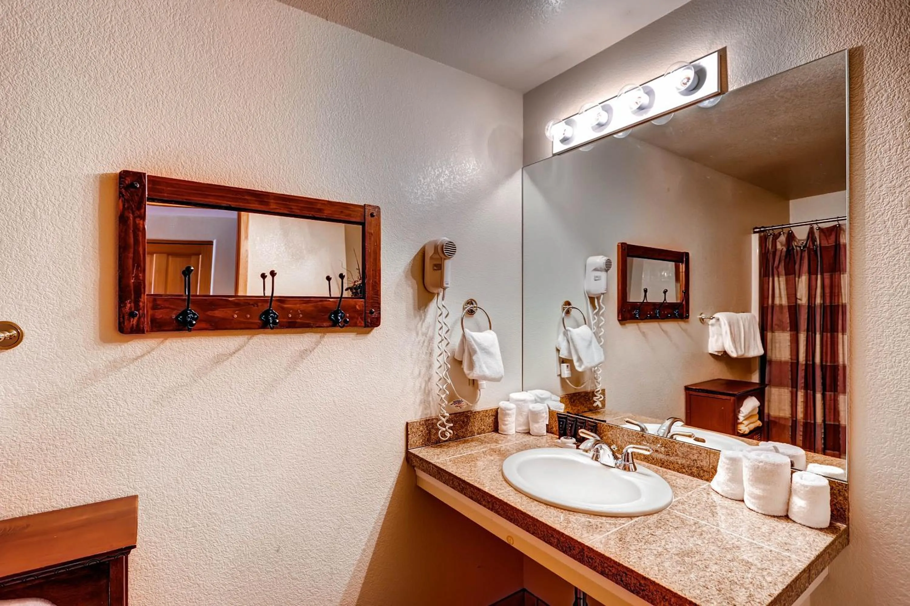 Bathroom in Gateway Mountain Lodge, A Vail Resorts Property