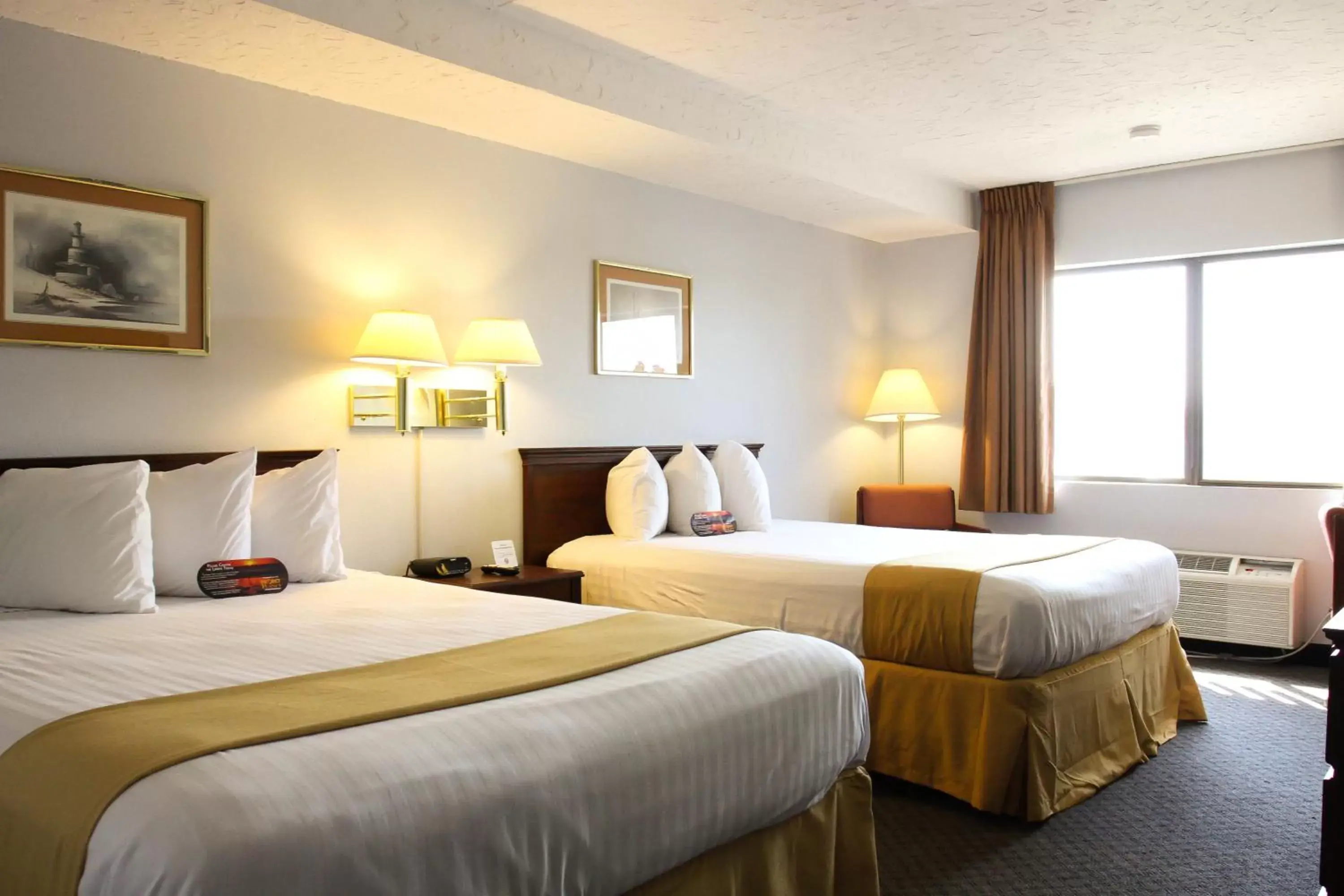 Queen Room with Two Queen Beds with River View in Clover Island Inn Queen Room with Two Queen Beds with River View in Clover Island Inn