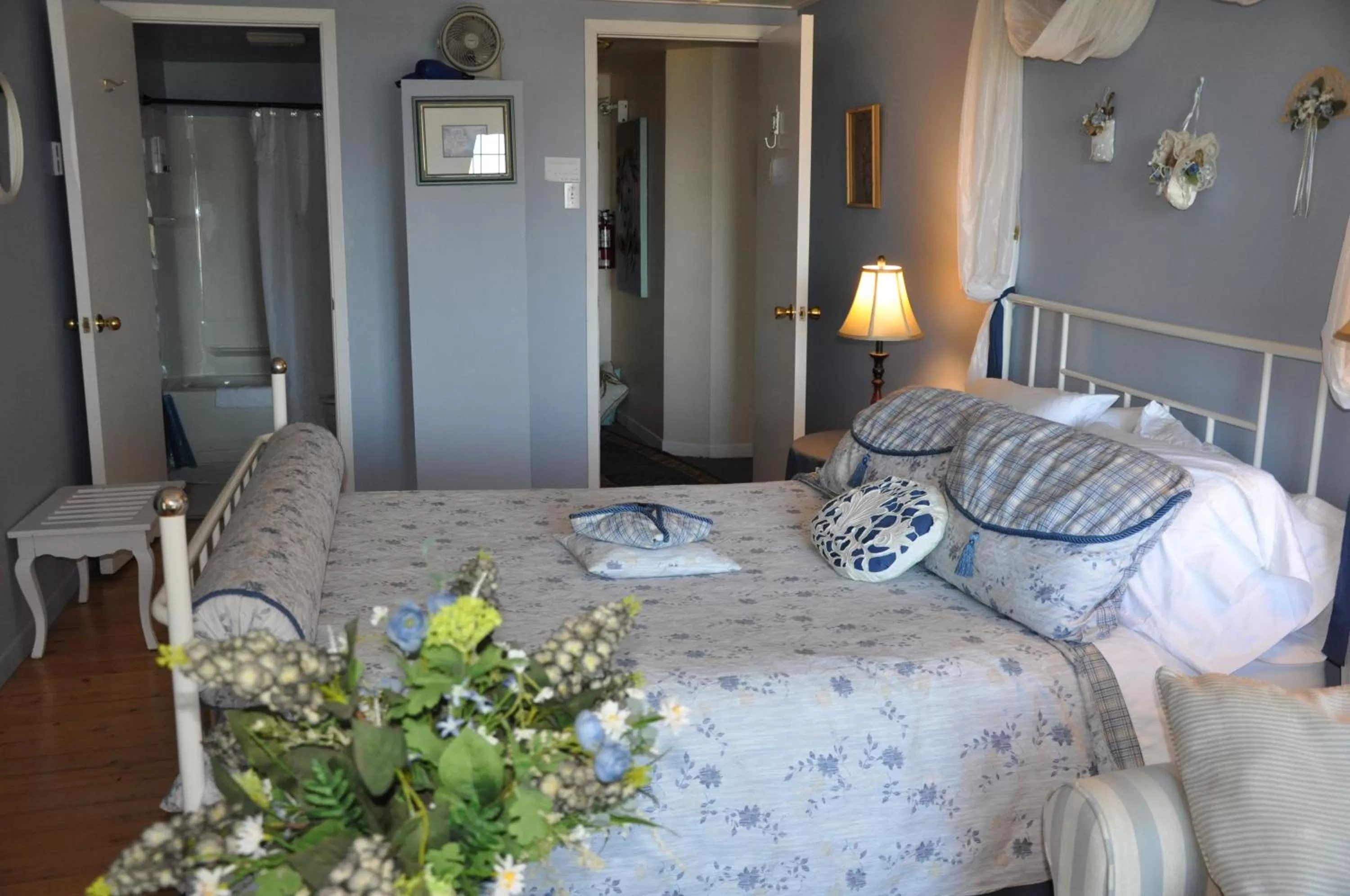 Bedroom, Bed in Auberge sur la Côte