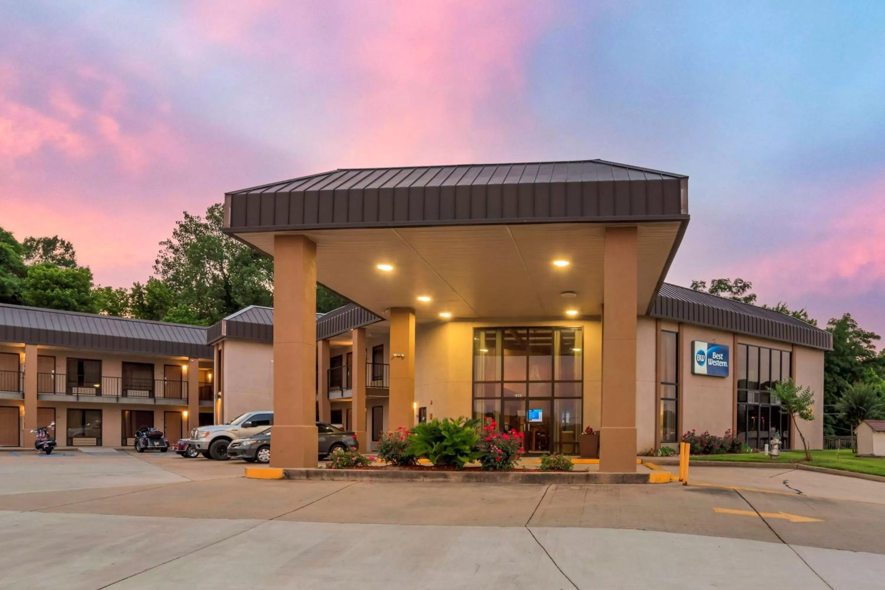 Property building in Best Western Vicksburg