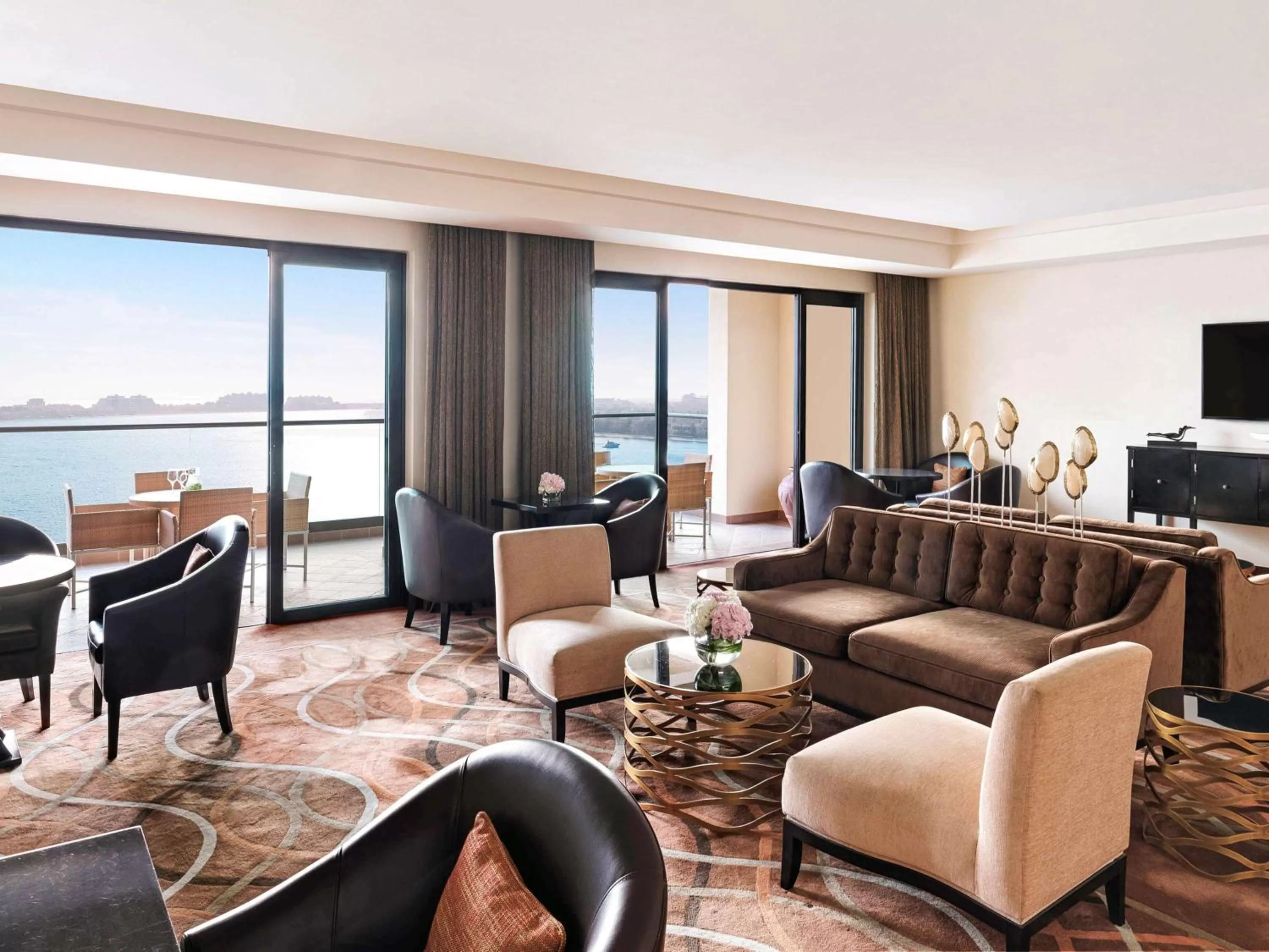 Photo of the whole room in Fairmont The Palm