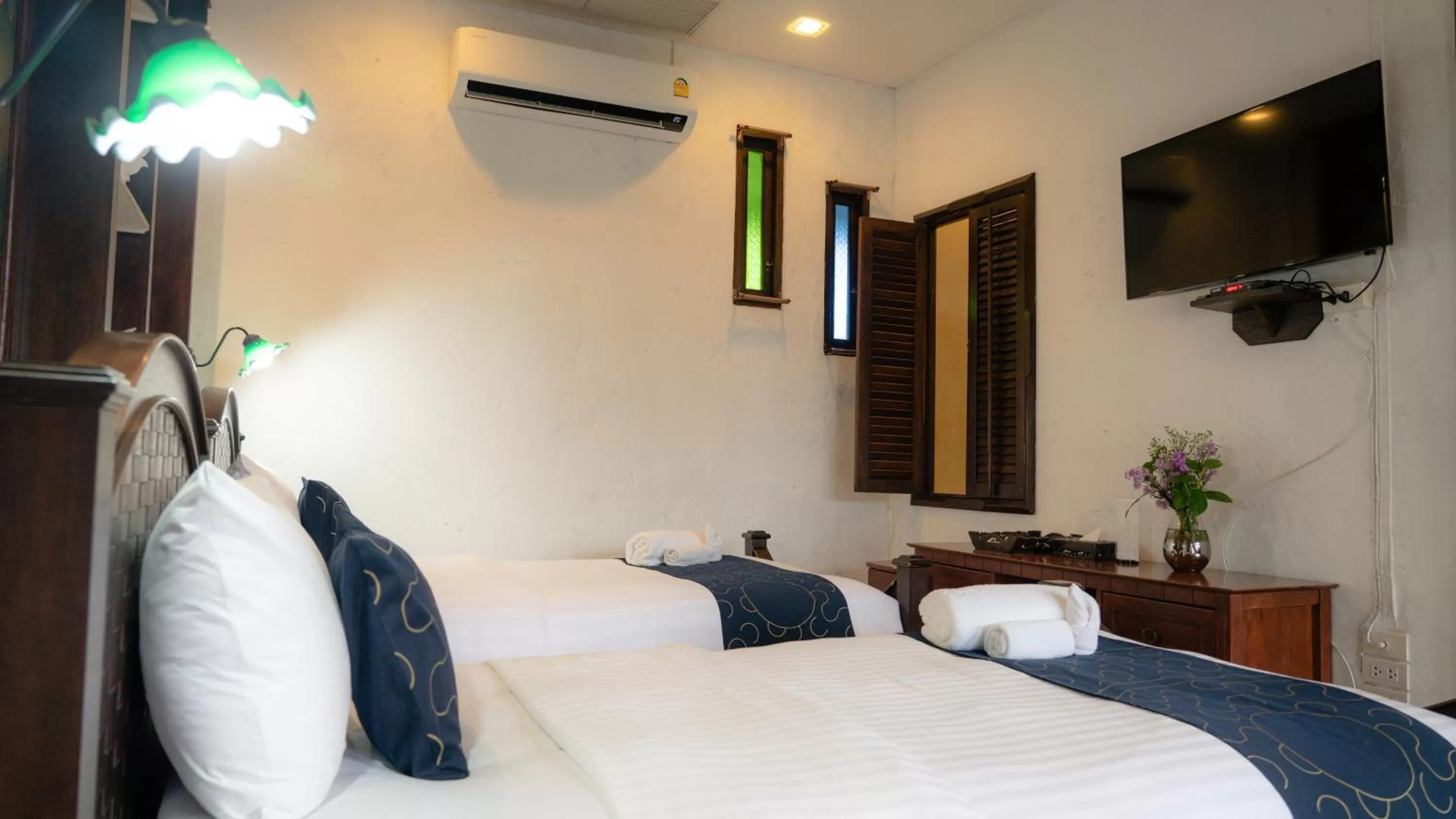 Photo of the whole room, Bed in Cheva Gallery Boutique Hotel