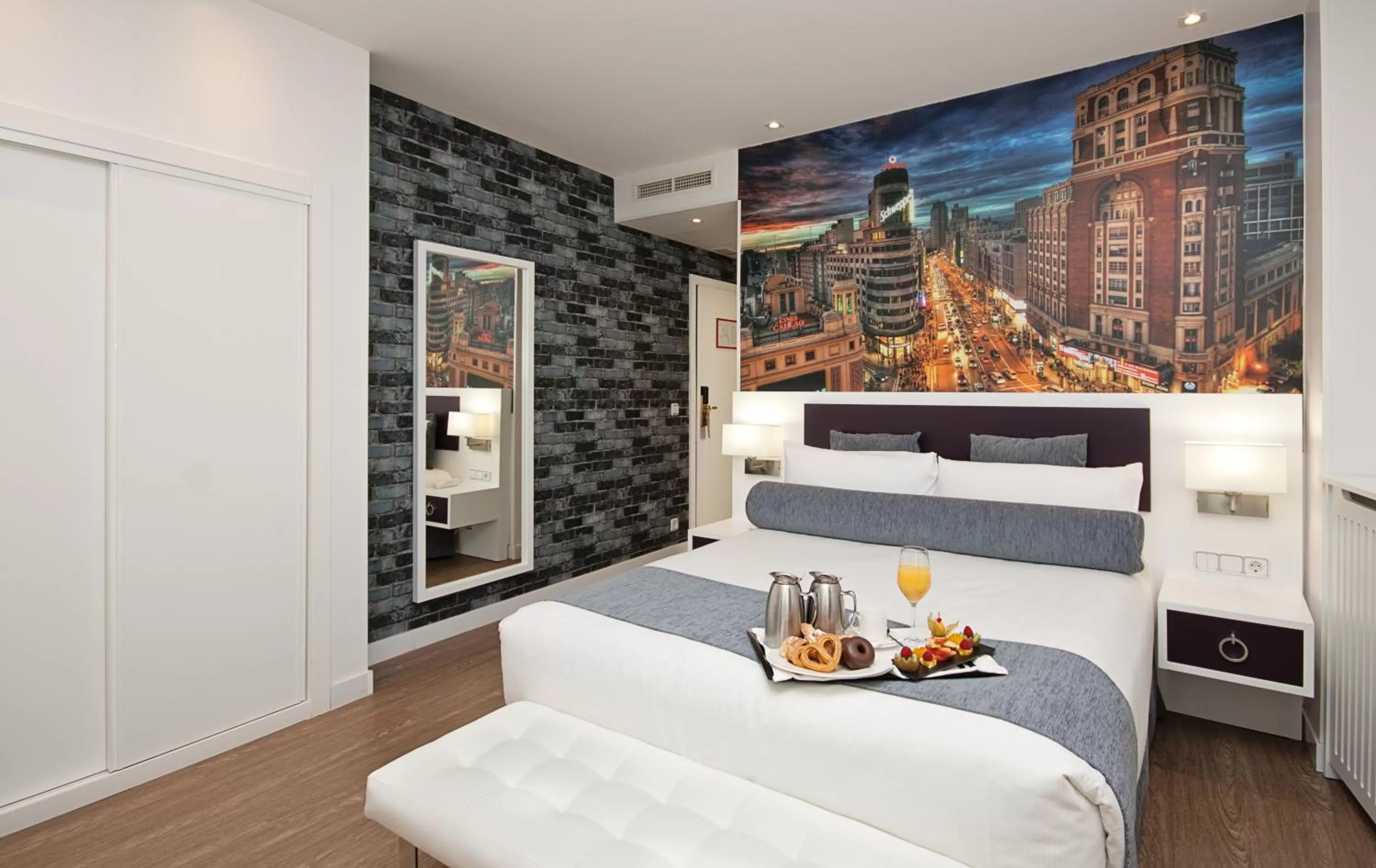 Photo of the whole room, Bed in Grupotel Mayorazgo