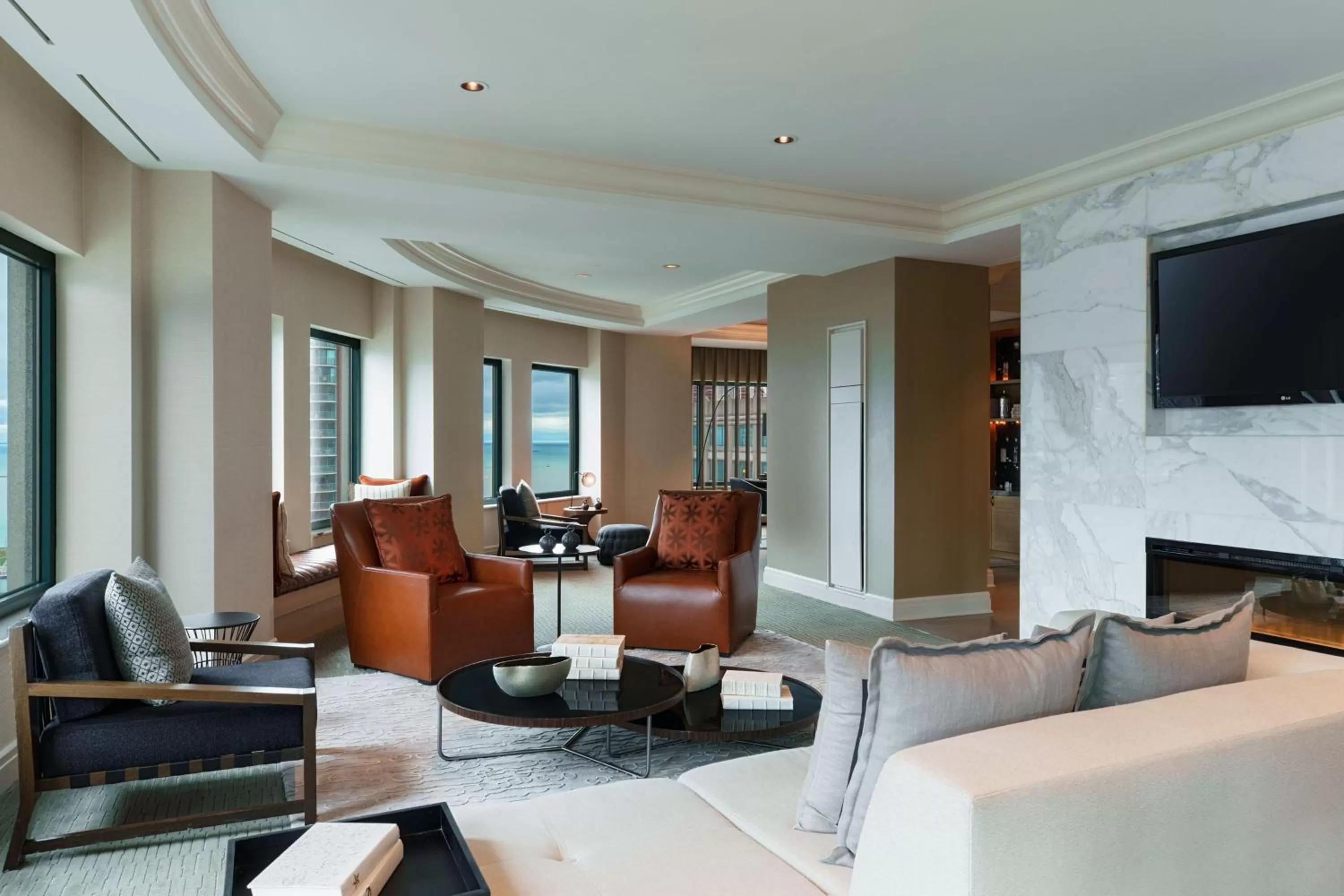 Living room in Sheraton Grand Chicago Riverwalk