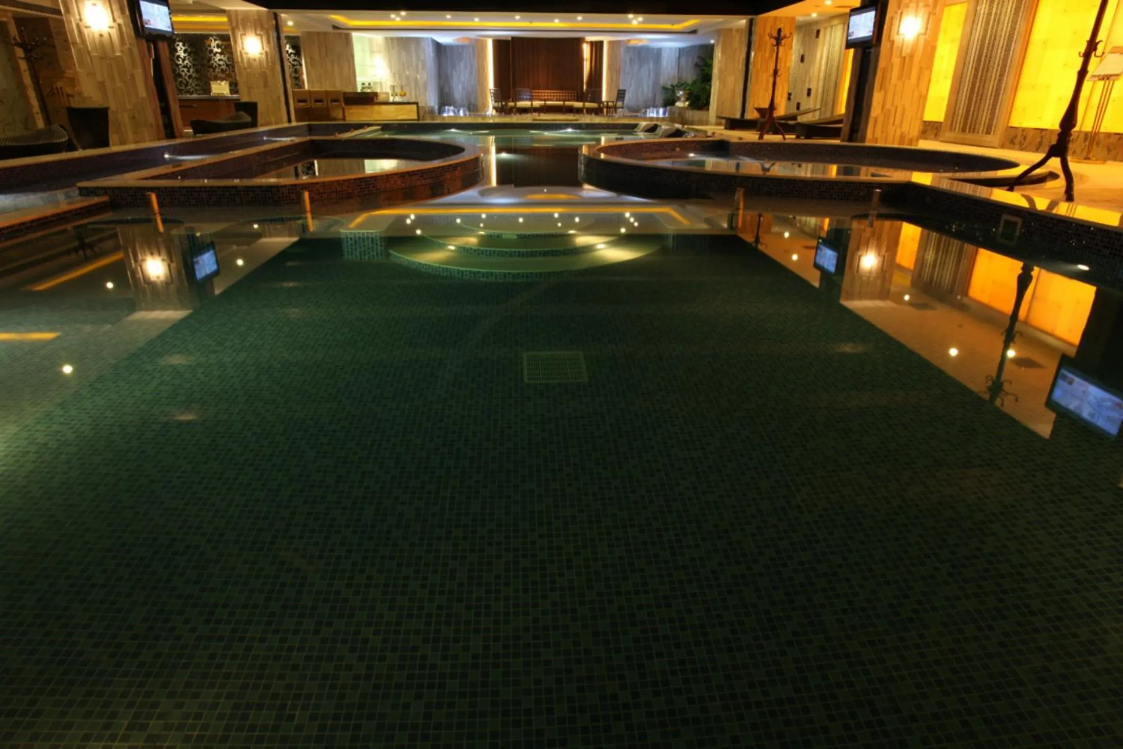 Hot Tub in HJ International Hotel
