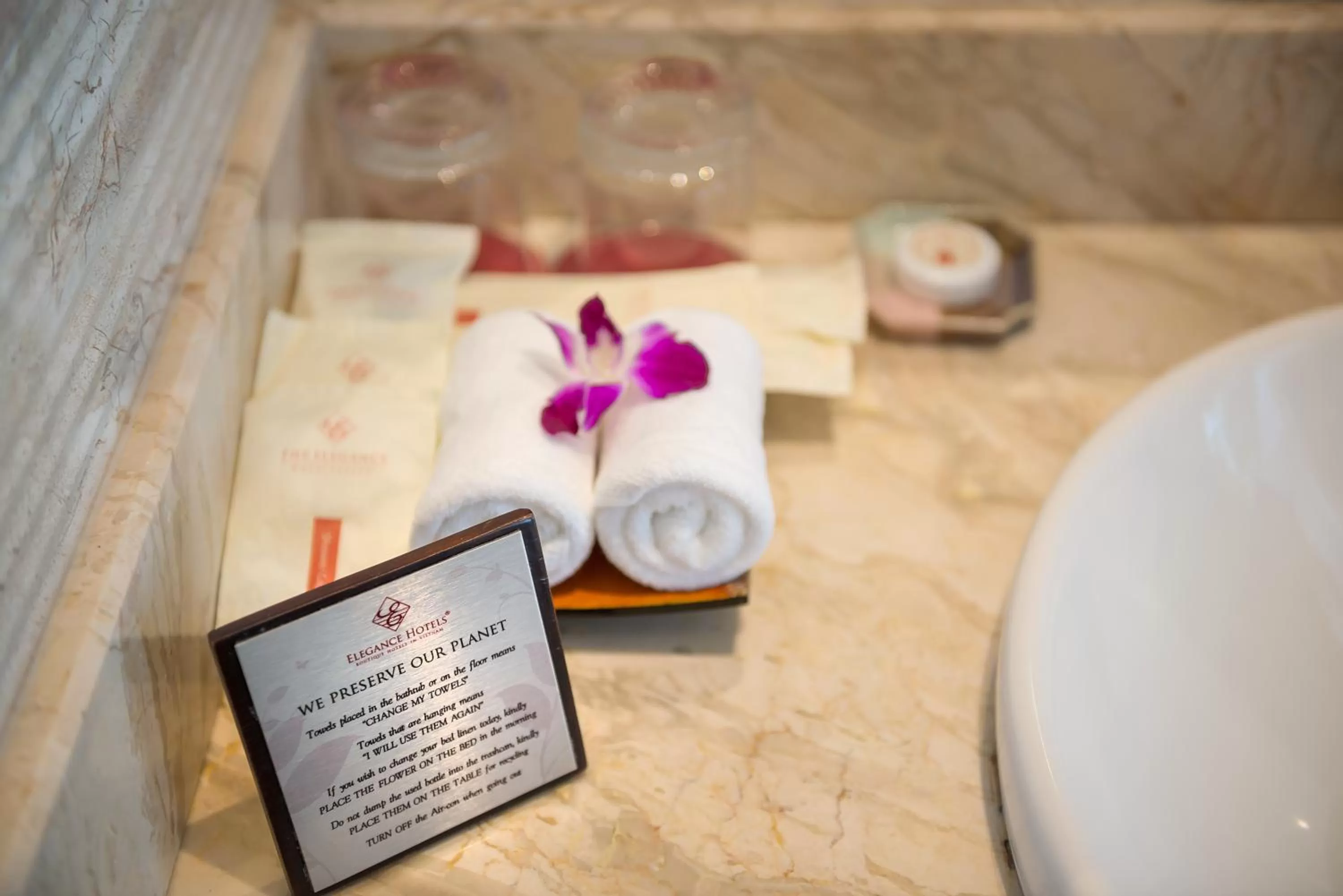 Bathroom in Hanoi E Central Luxury Hotel & Restaurant