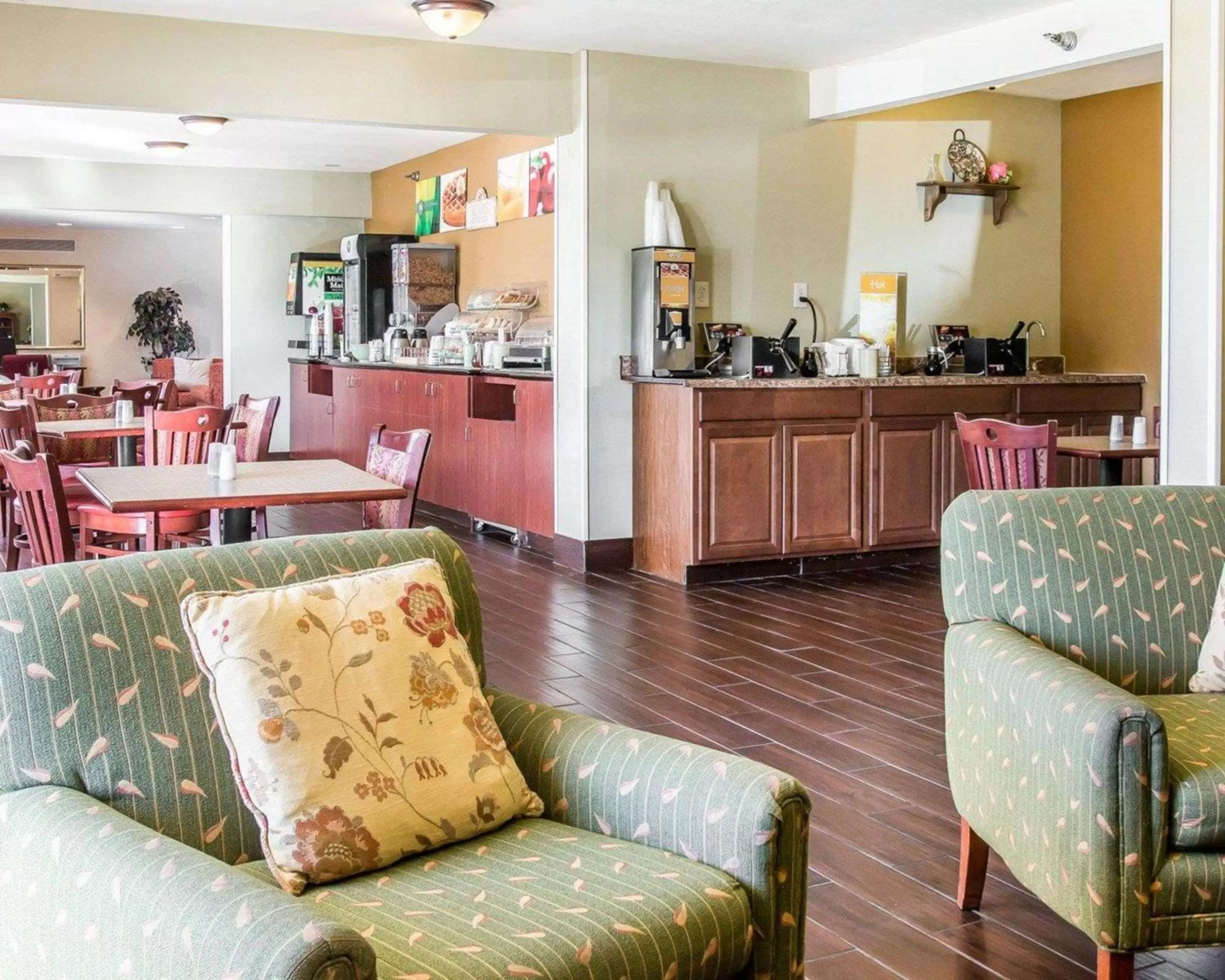 Restaurant/places to eat in Quality Inn Holland - Toledo