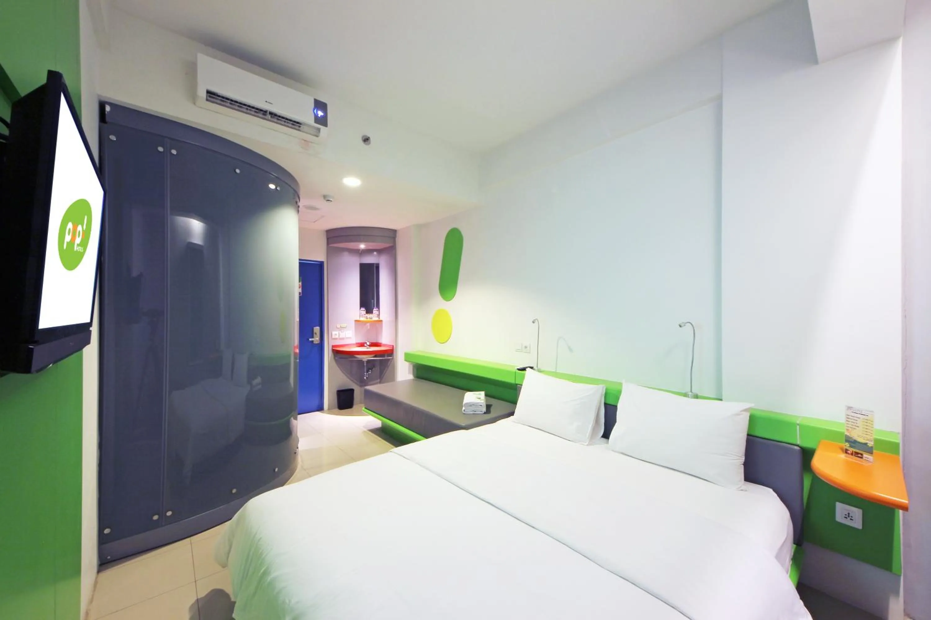Bedroom in POP! Hotel Tebet Jakarta