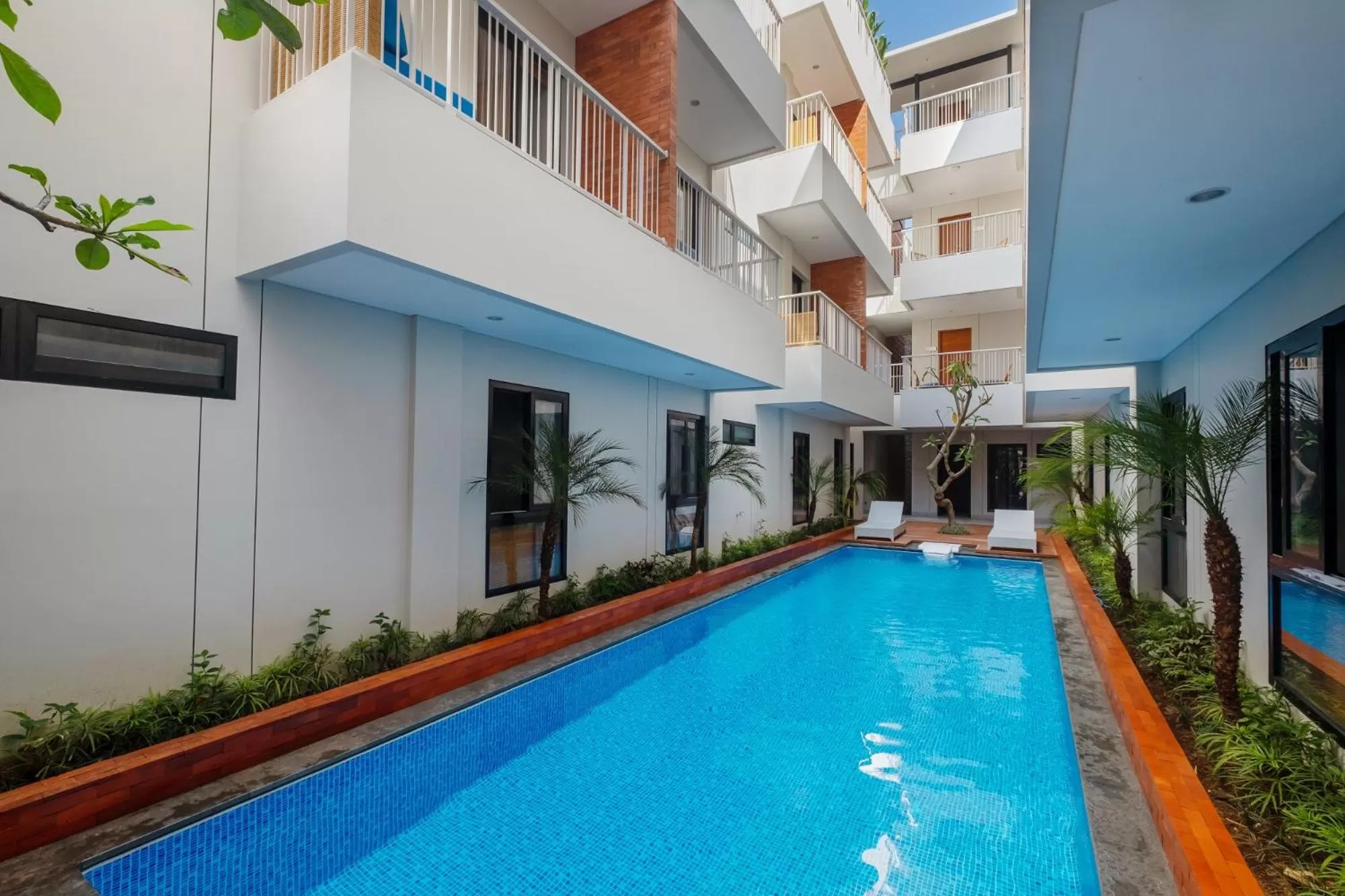 Swimming pool in Aralea Coliving