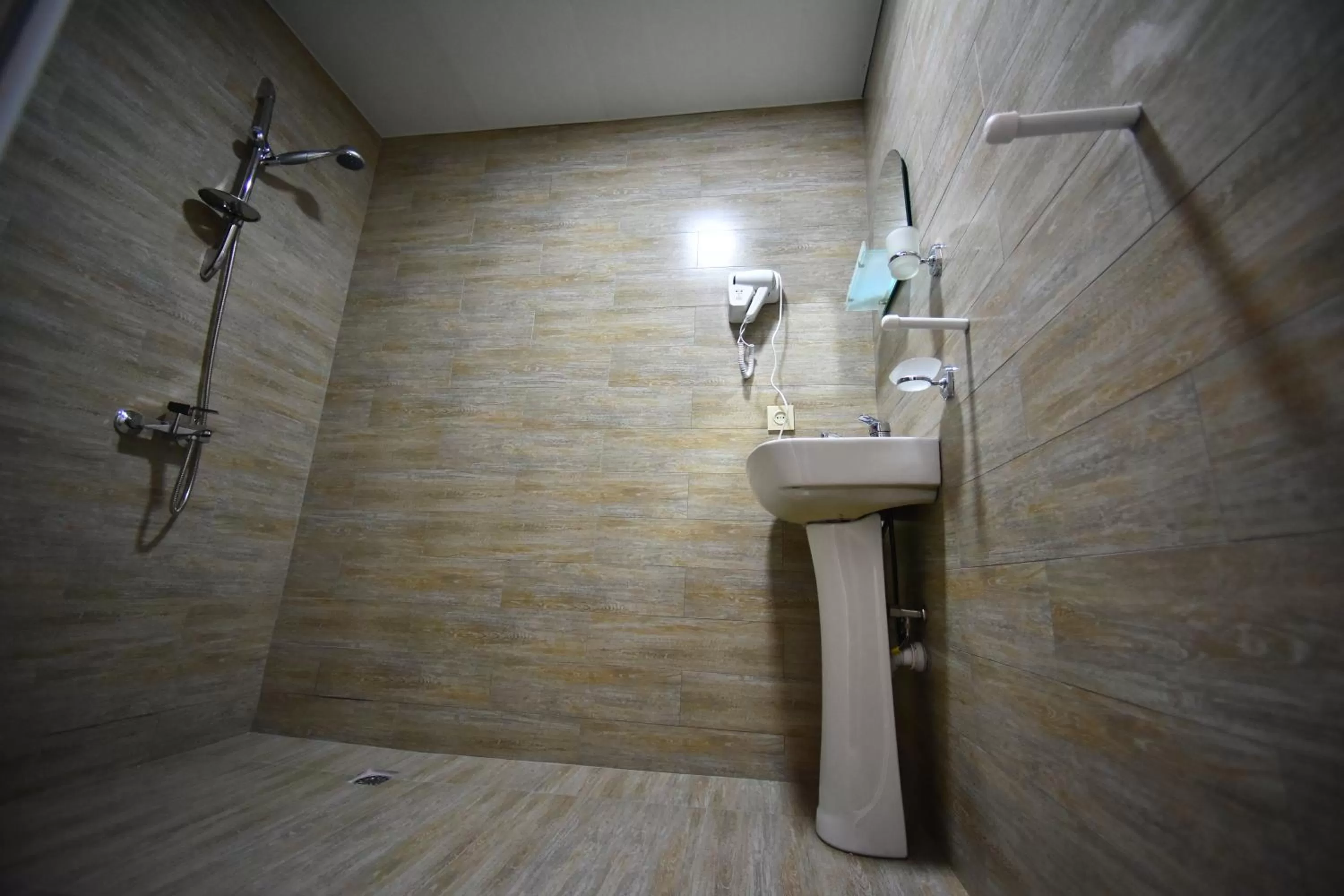 Bathroom in Orange Home Hotel