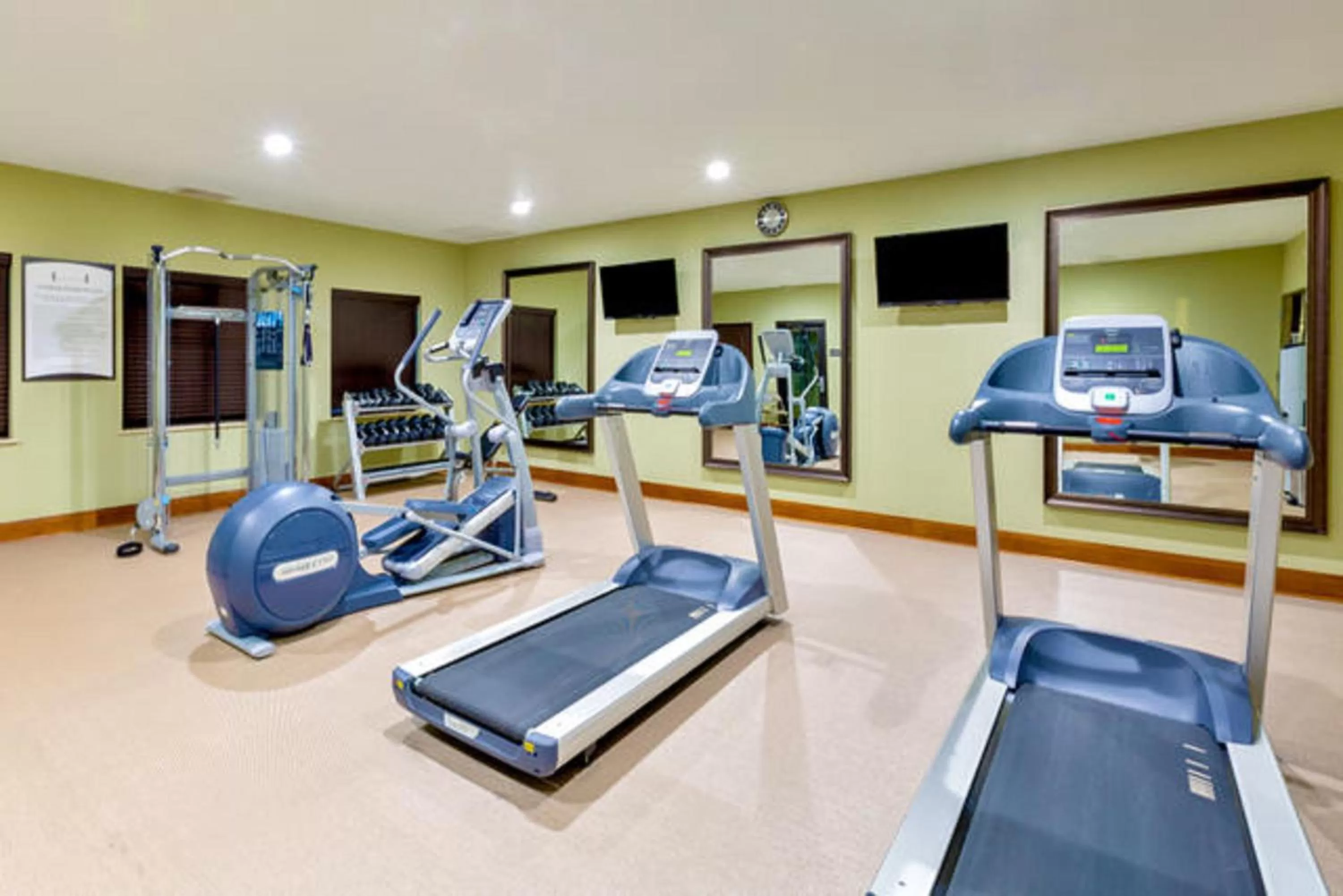 Fitness centre/facilities in Staybridge Suites College Station by IHG