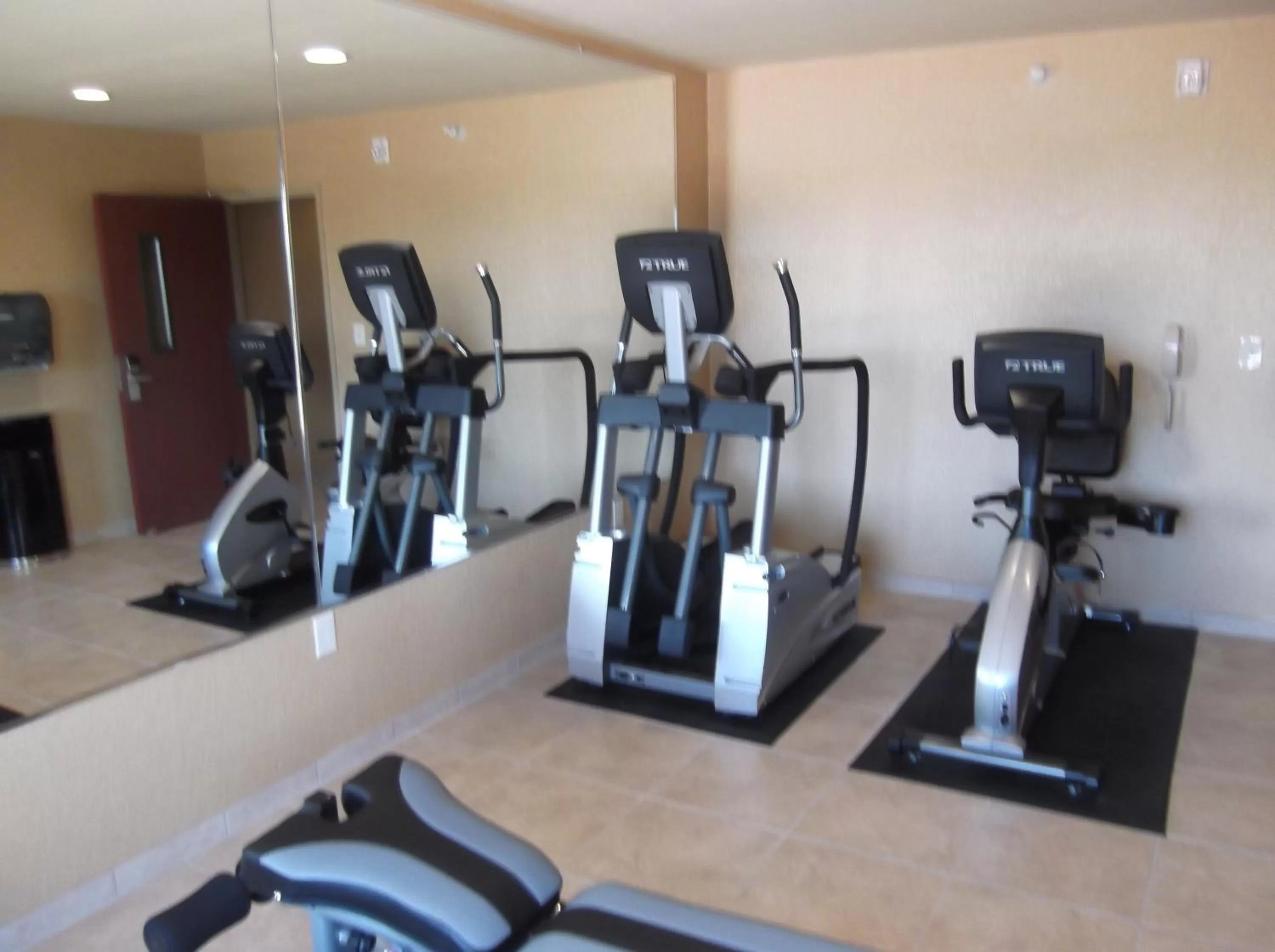 Fitness centre/facilities in Stanton Inn and Suites