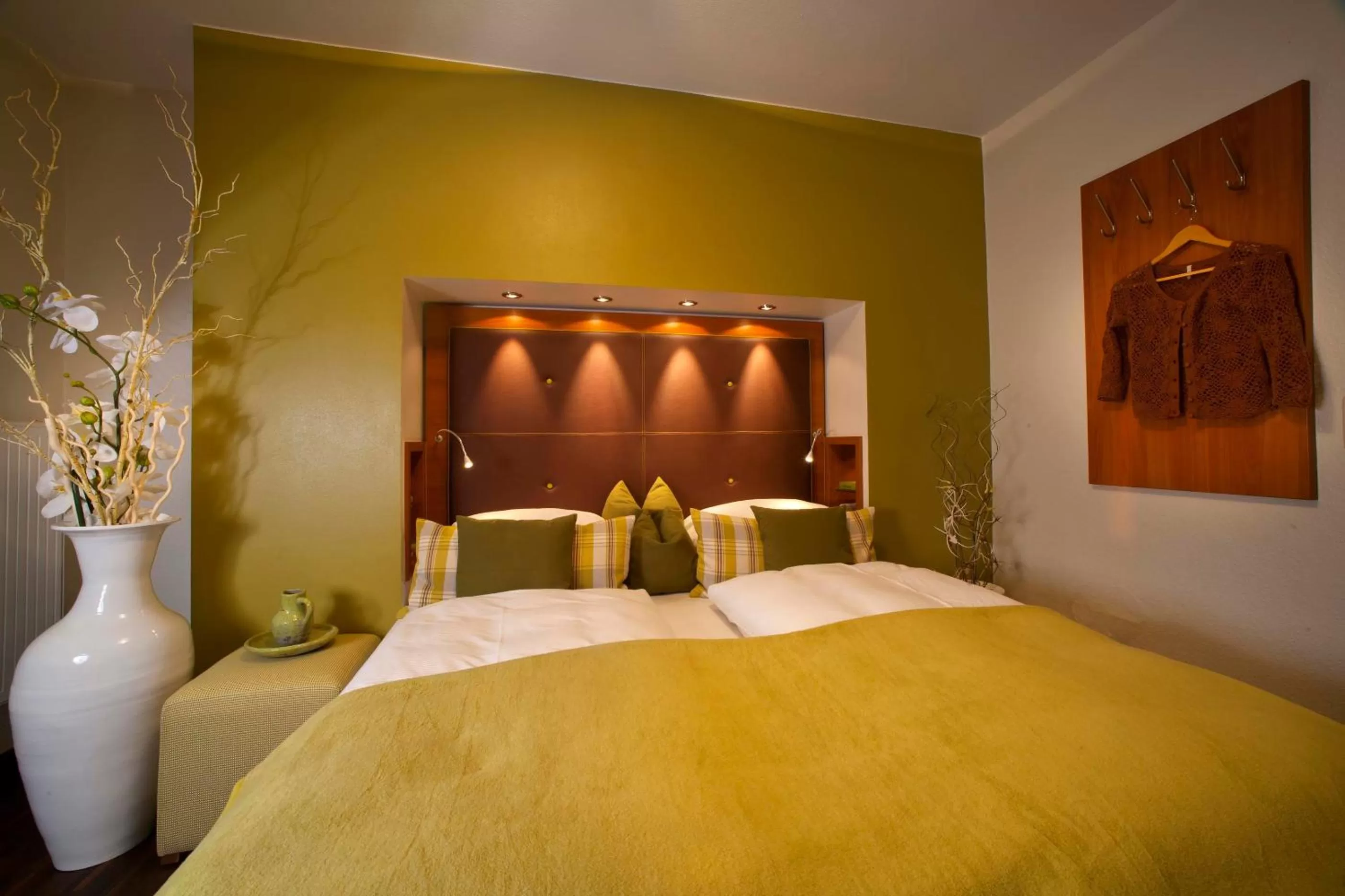 Bed in Altstadthotel "Zum Hechten"