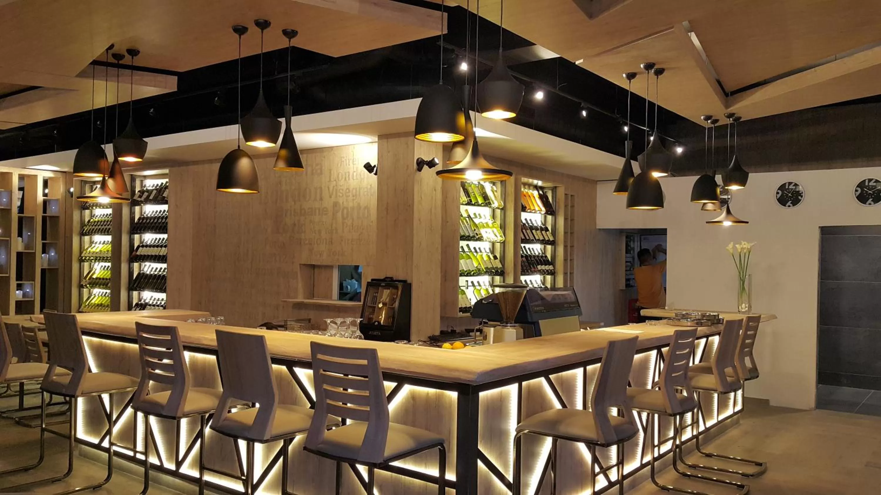 Restaurant/places to eat in Hotel Le Pont