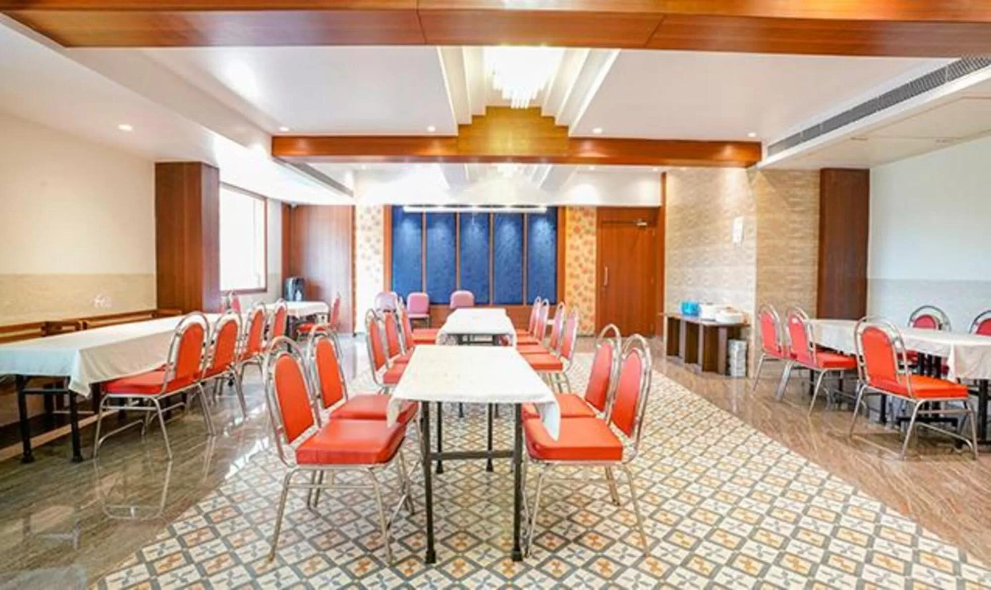 Restaurant/places to eat in SriKrishna Paradise Hotel Thane Navi Mumbai