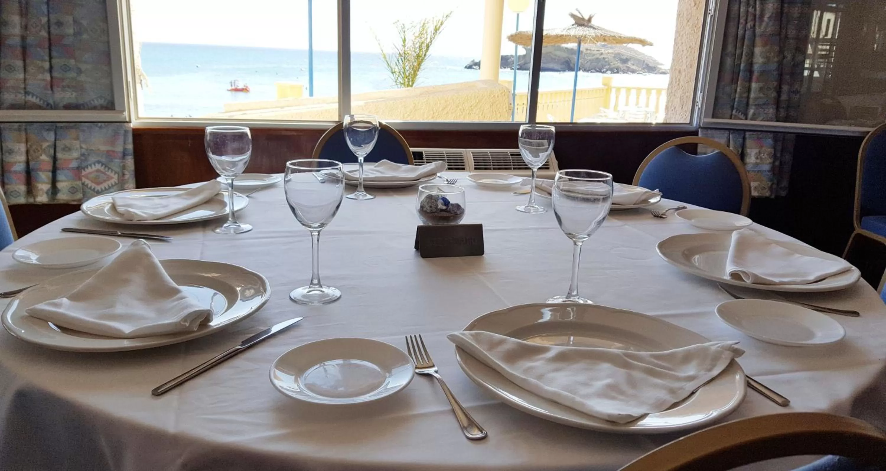 Restaurant/places to eat in Bahía - 30º hotels