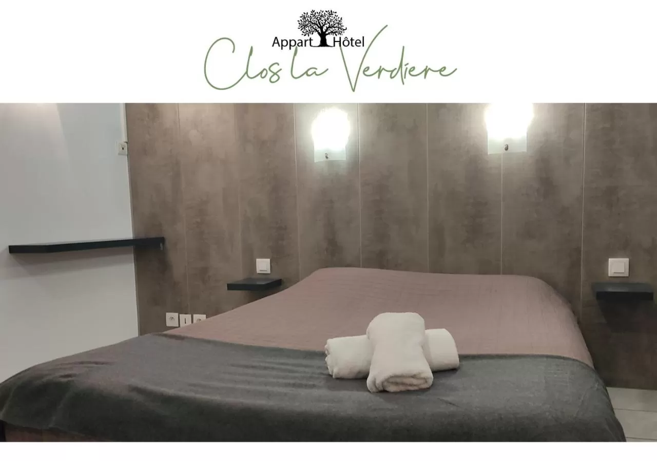 Bed in Le Clos la Verdière