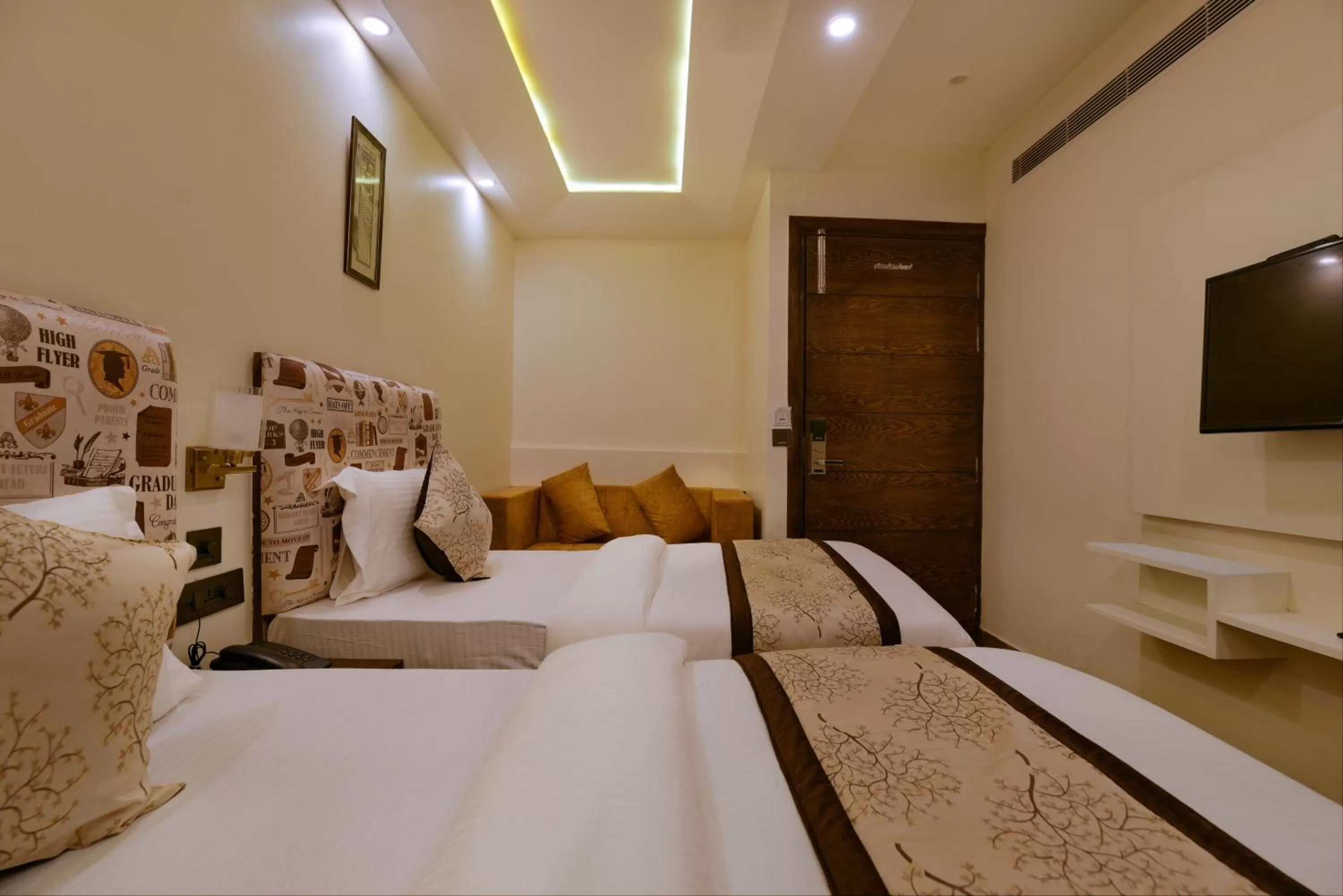 Bed in Hotel Blue Pearl - Free Airport Pick up