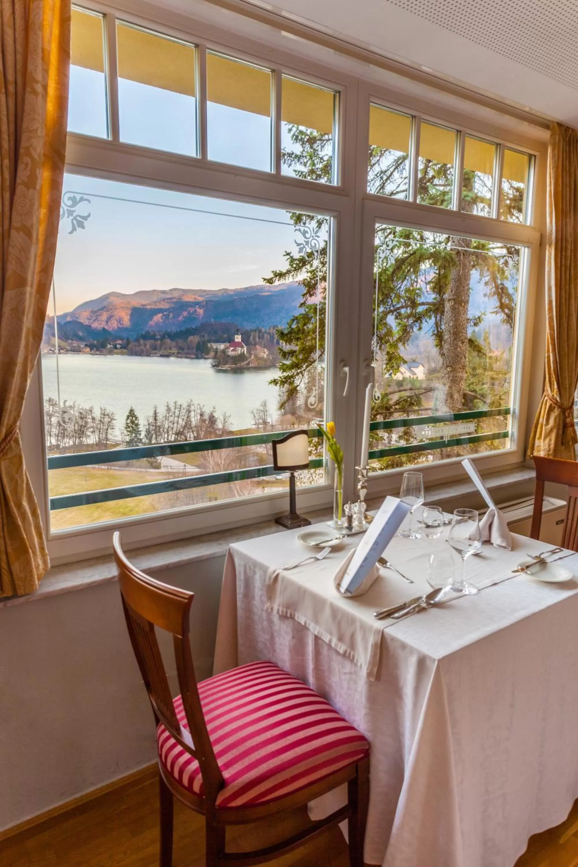 Restaurant/places to eat in Hotel Triglav