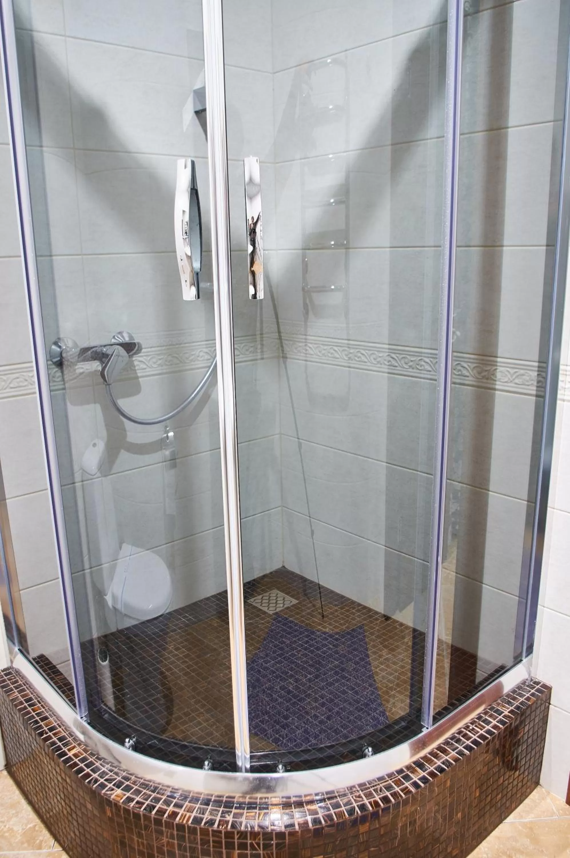 Toilet, Bathroom in Ermitazh Hotel Complex