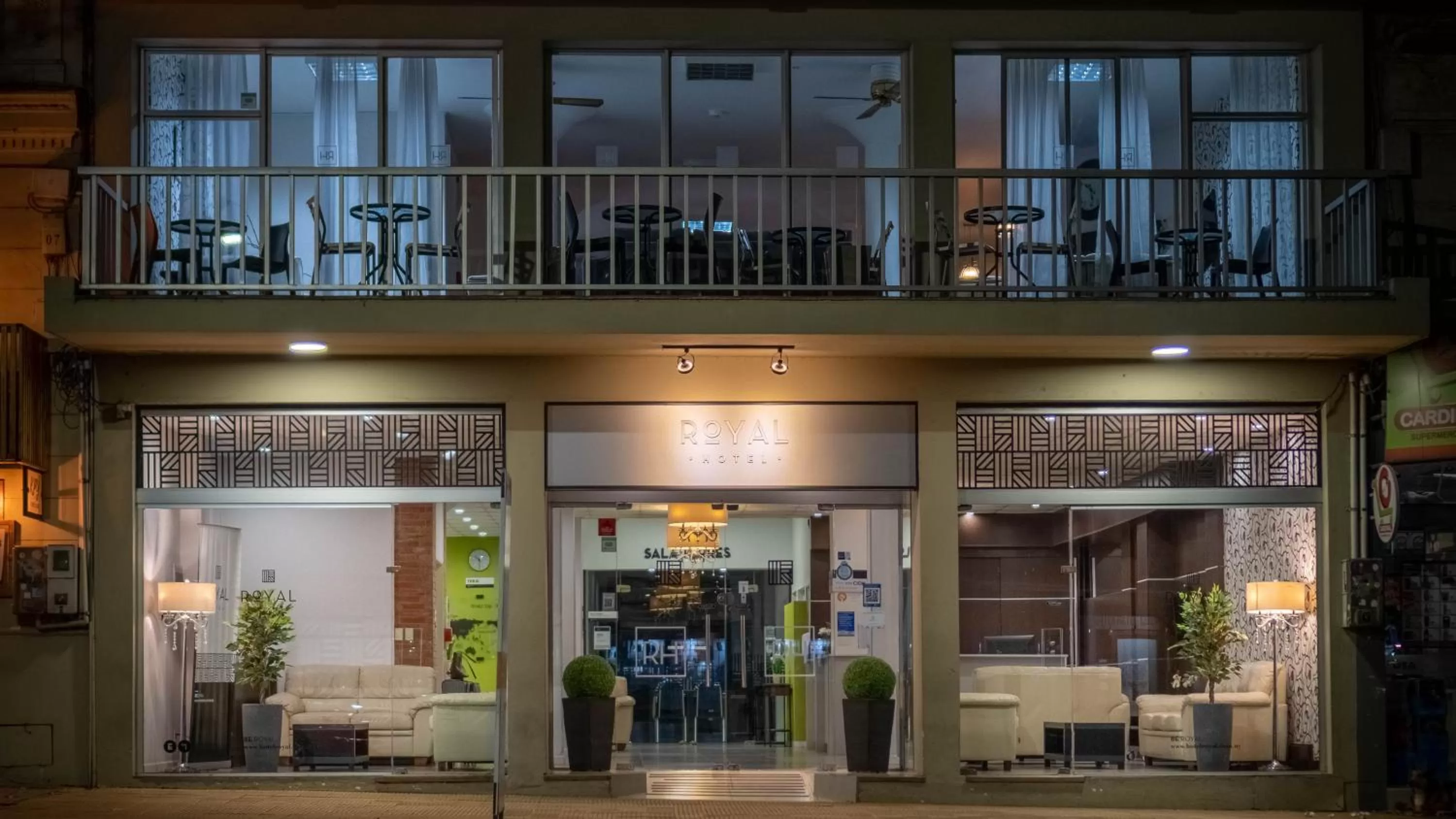 Facade/entrance in Hotel Royal