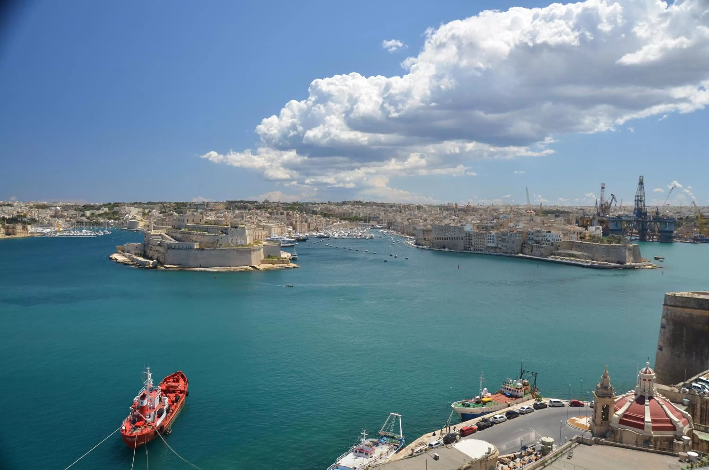 Day in Grand Harbour Hotel