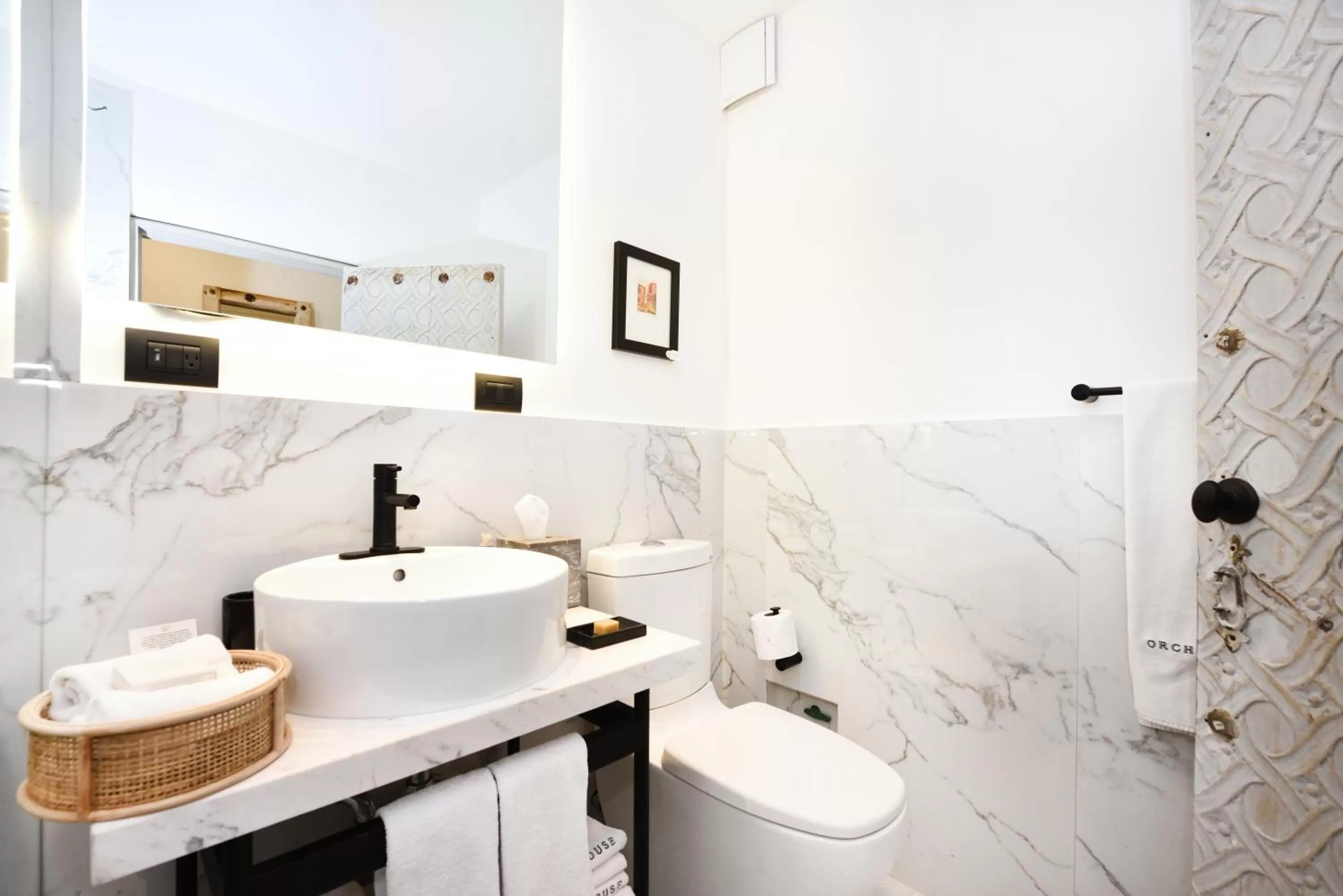 Bathroom in Orchid House Mexico City