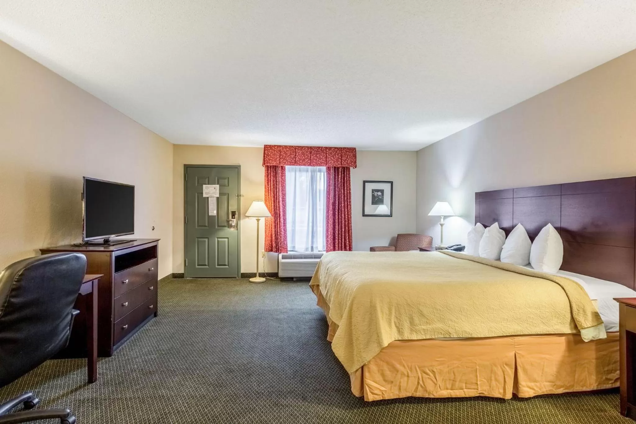 King Room with Kitchenette in Quality Inn Heber Springs