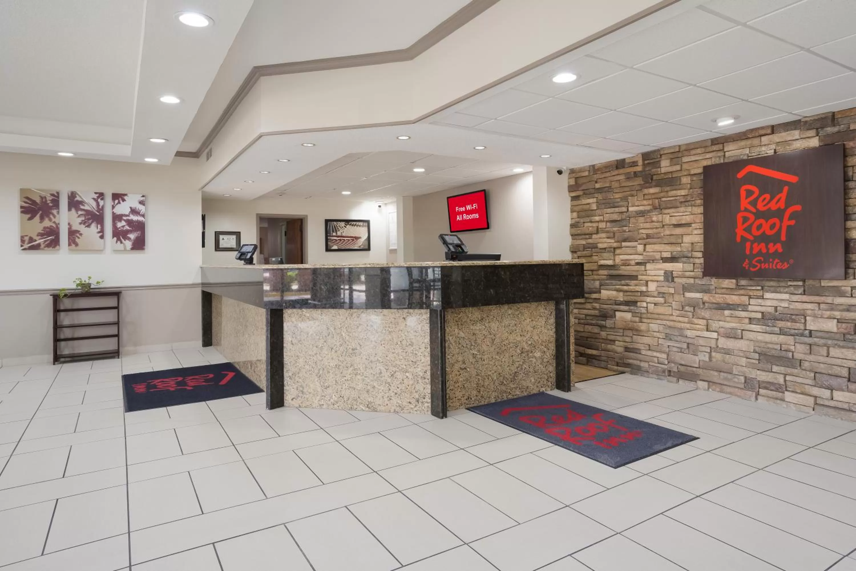 Lobby or reception in Red Roof Inn & Suites Jacksonville, NC