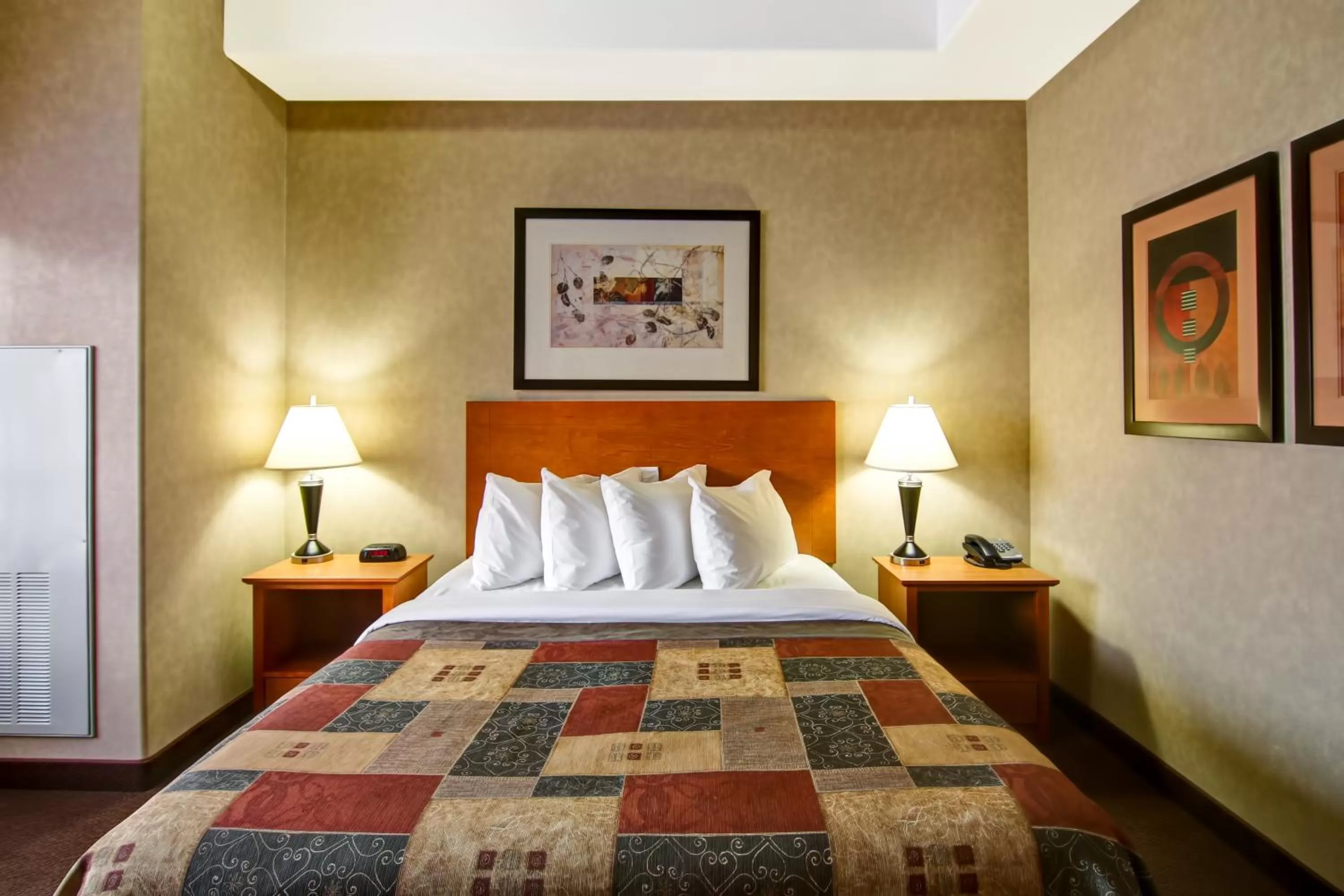 Bedroom, Bed in Canalta Stettler