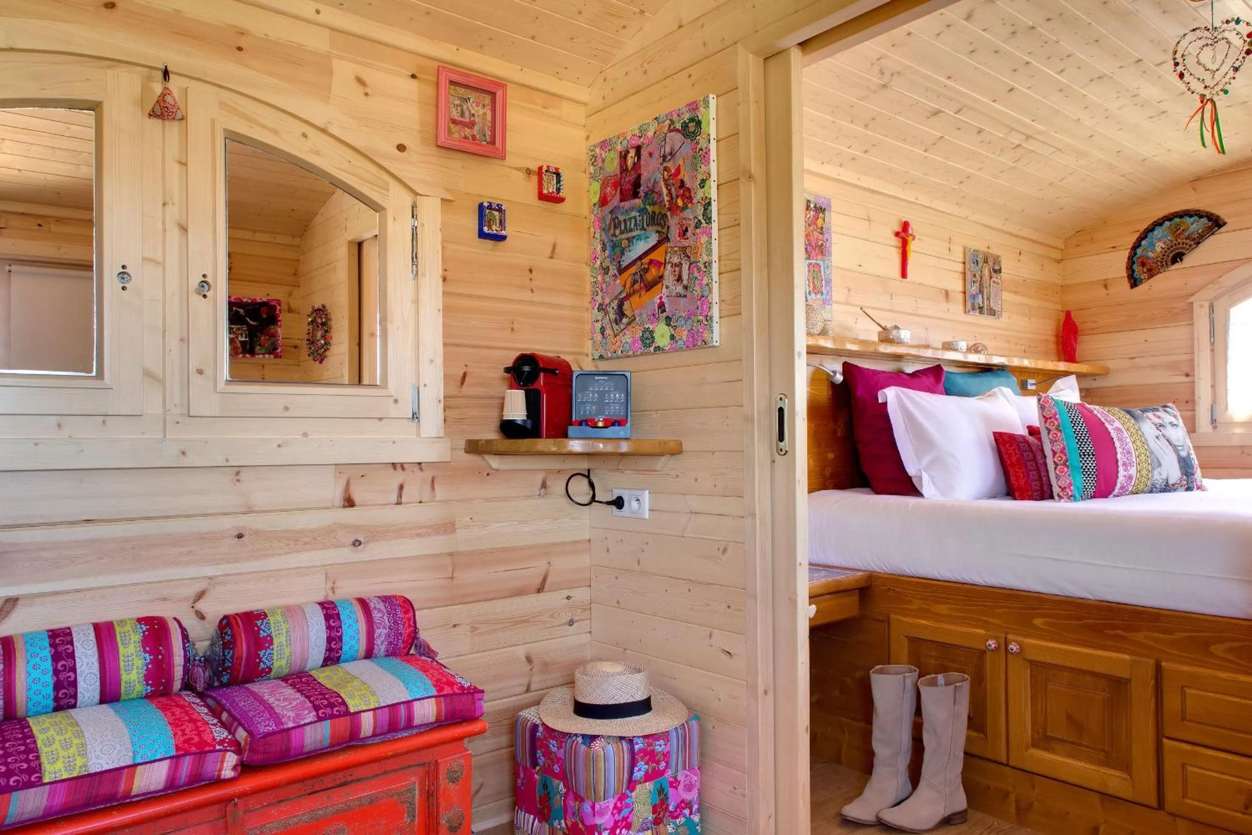 Decorative detail, Bed in Lodge Sainte Helene Adult only