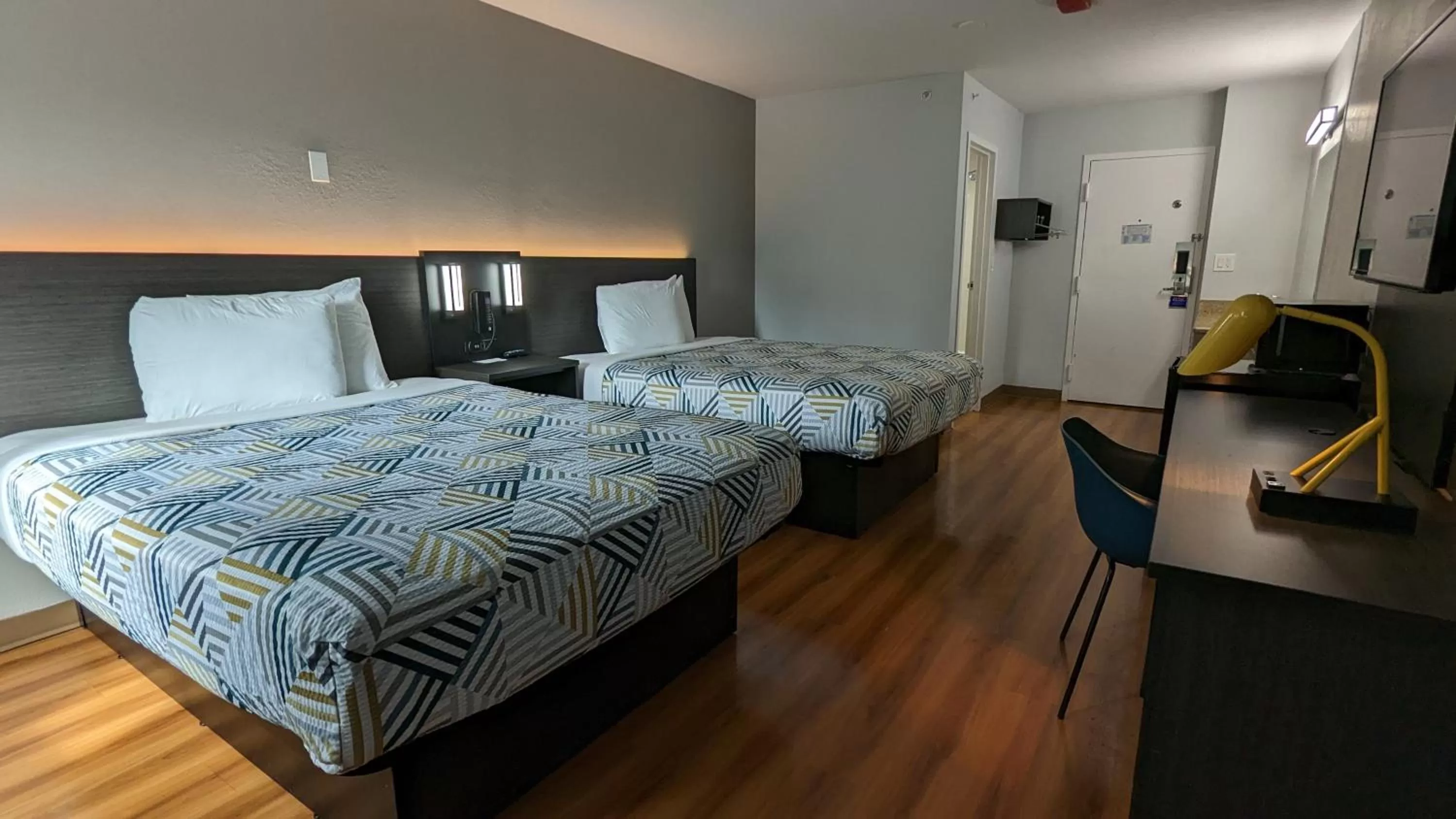 Bed in Motel 6-Leominster, MA