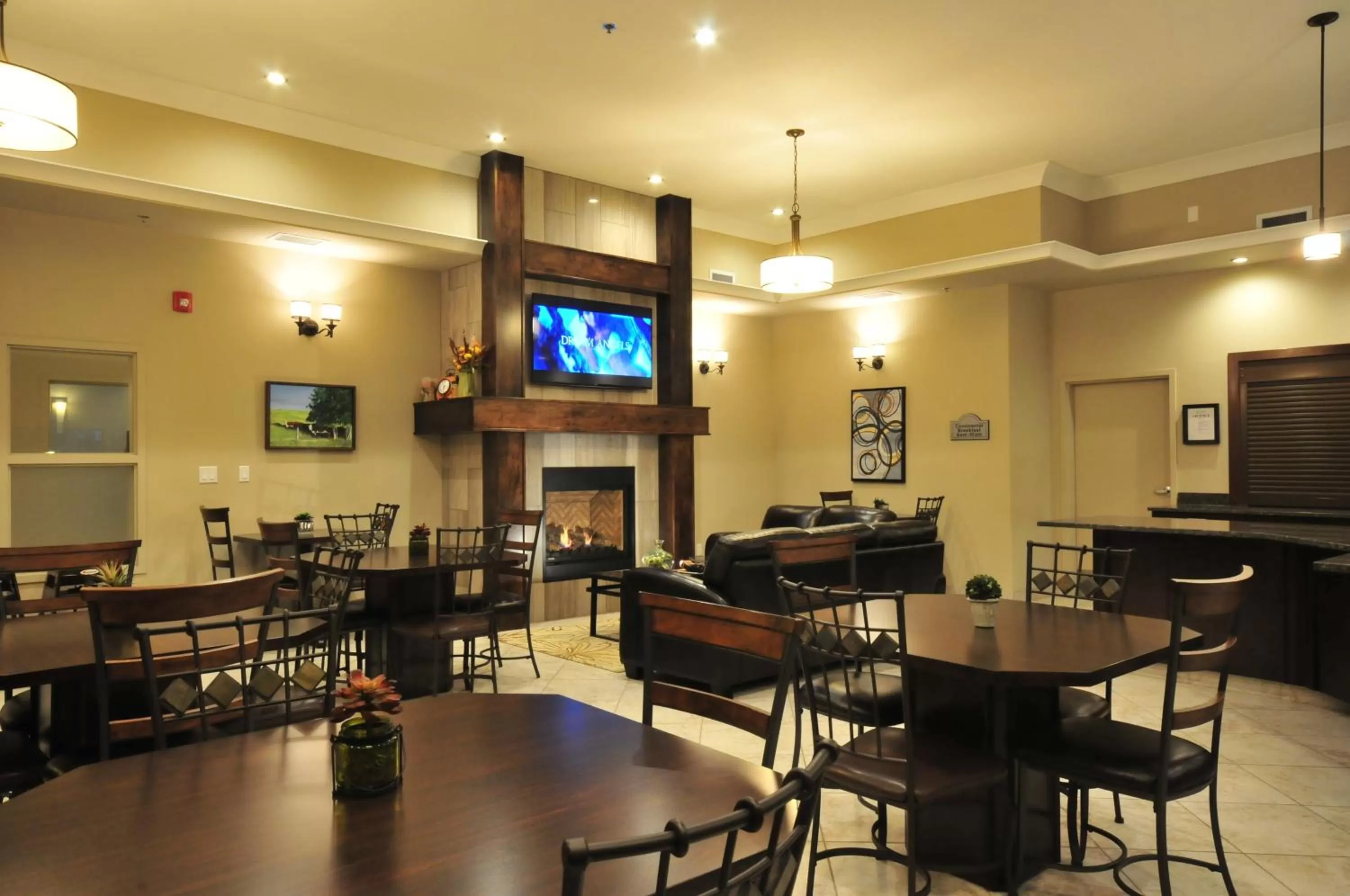Lobby or reception in Ramada by Wyndham Emerald Park/Regina East