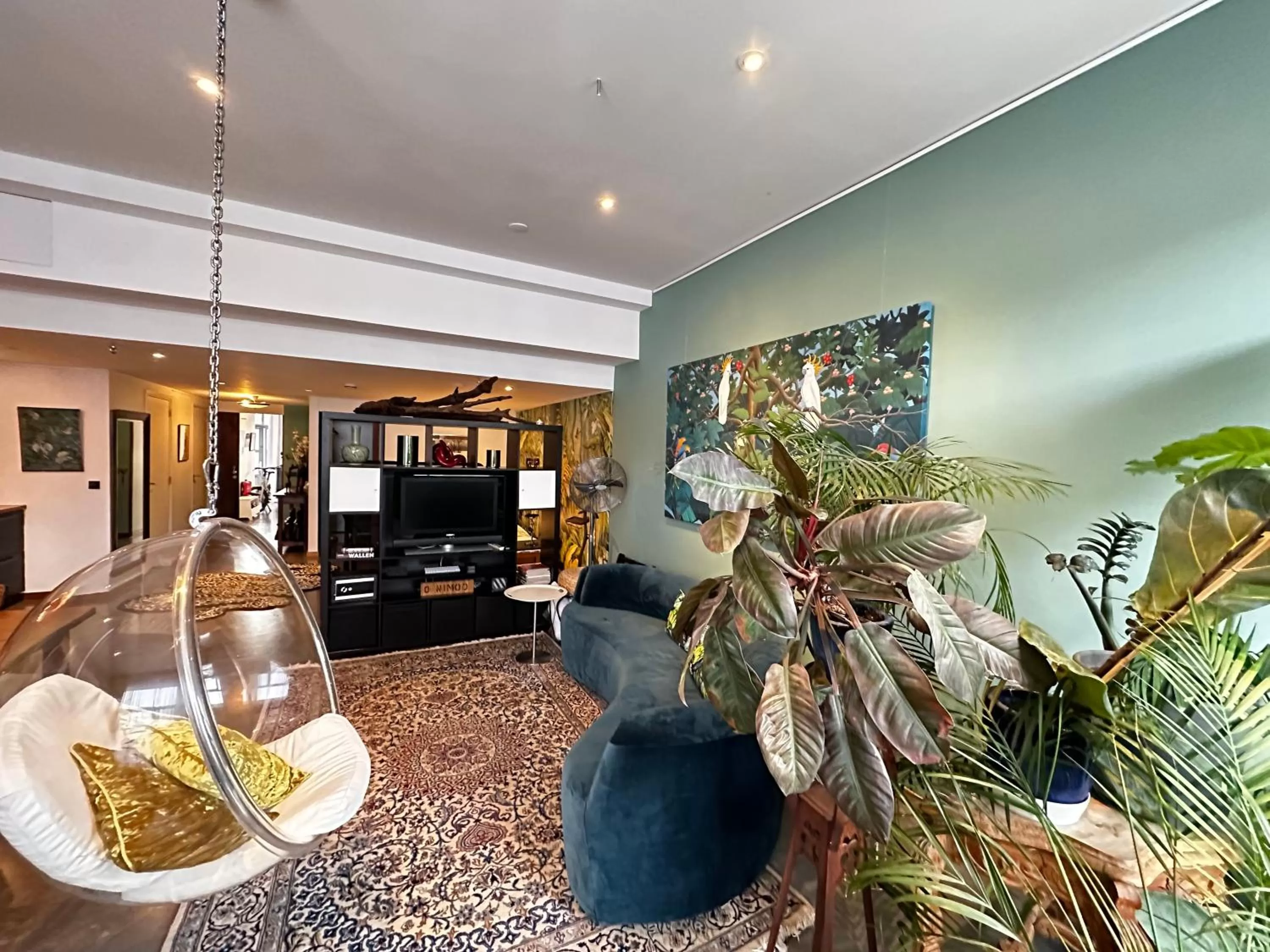 Private Studio - FREE PARKING