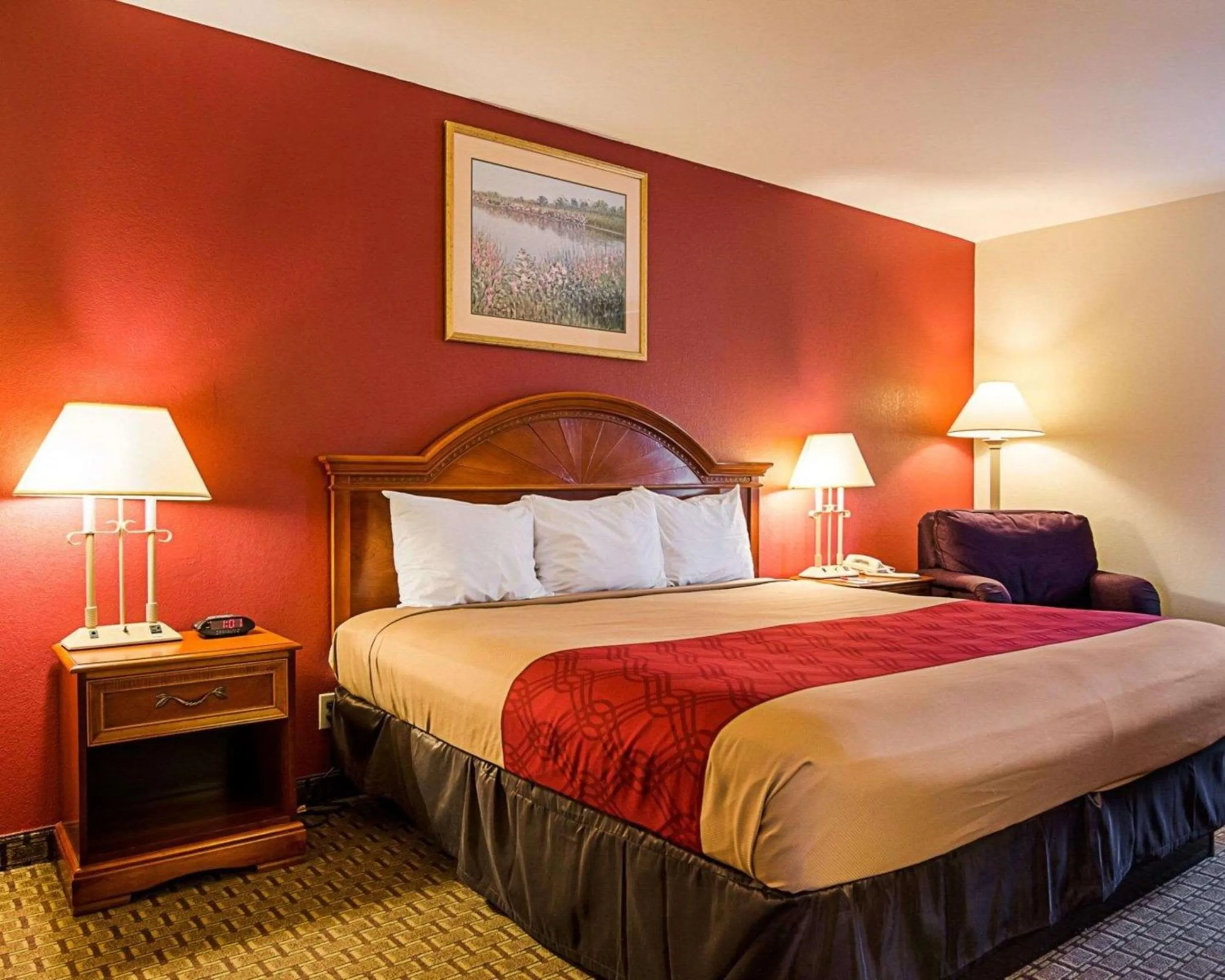 Photo of the whole room, Bed in Econo Lodge