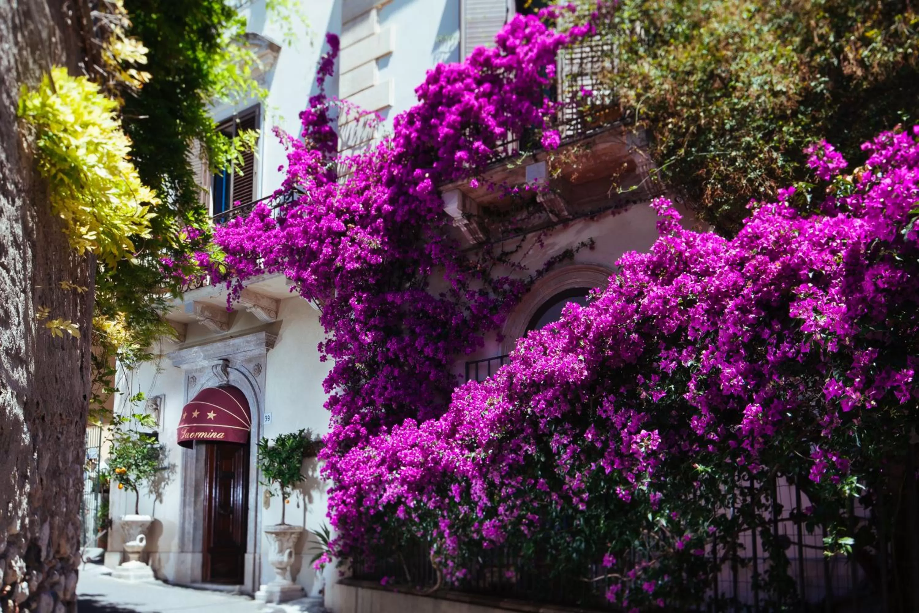 Facade/entrance in Hotel Villa Taormina