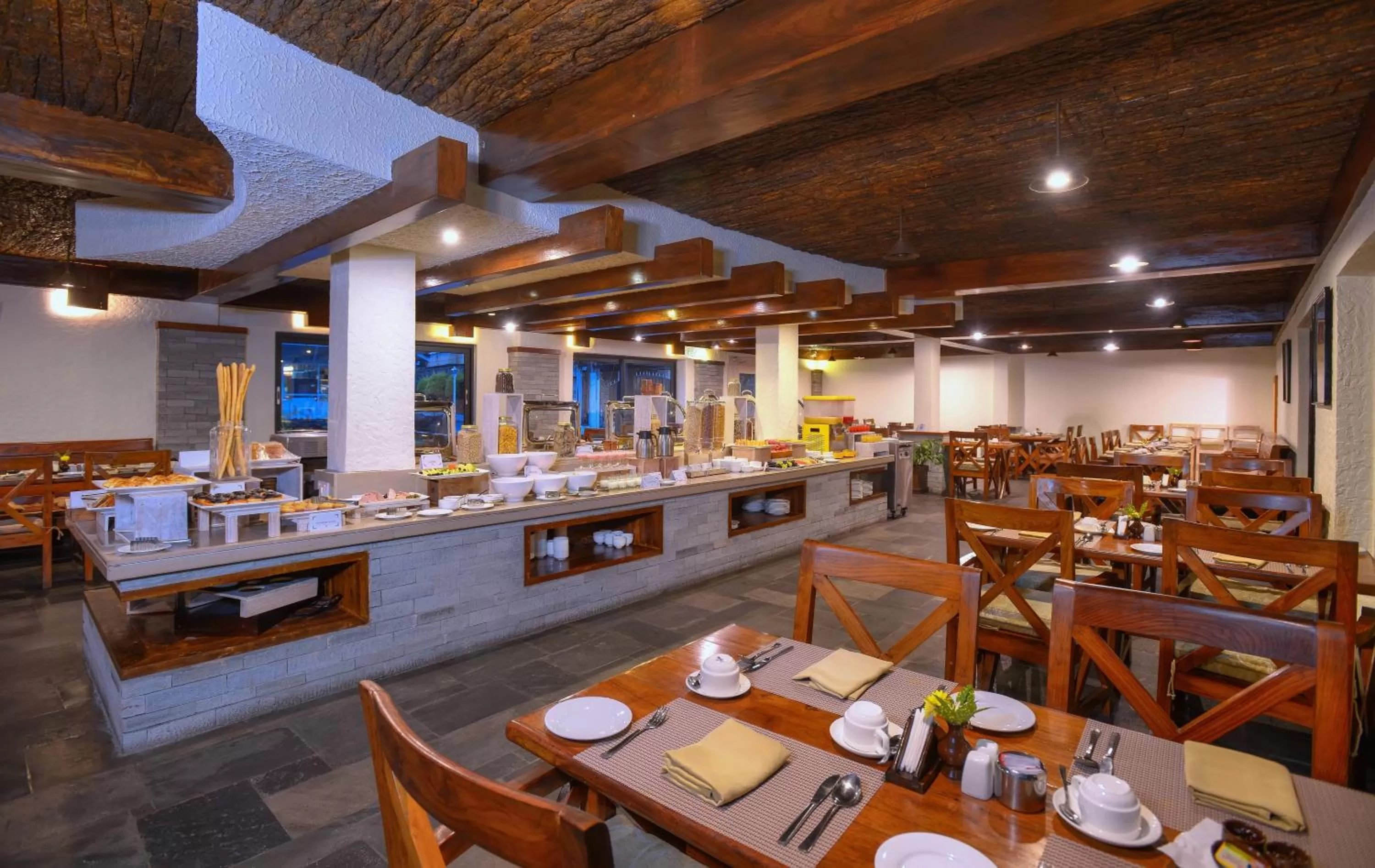 Restaurant/places to eat in Hotel Barahi Pokhara